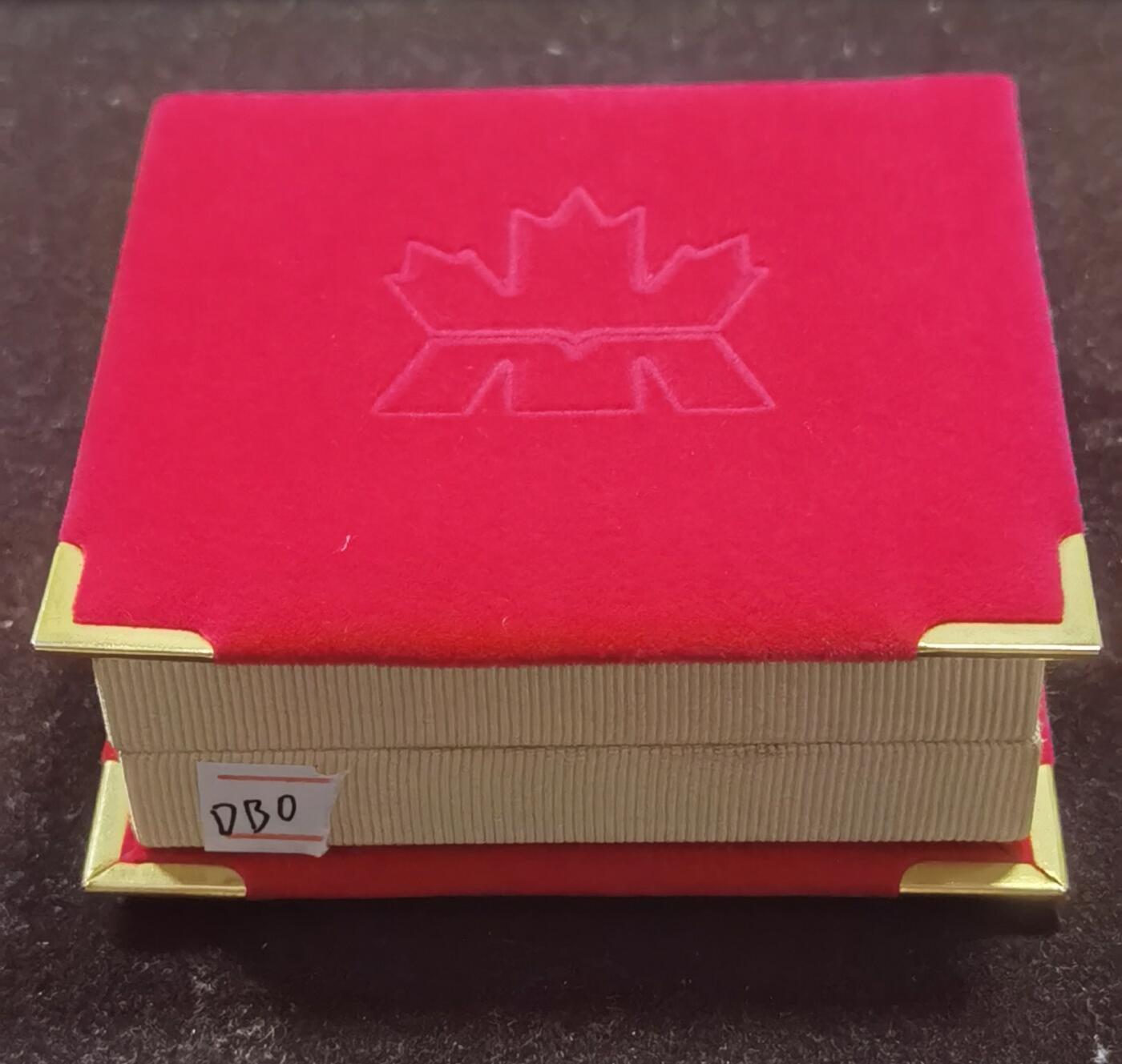 北京马甸外国币专卖微拍第124期，外国金银币专场，陆续上新，欢迎关注 2009年加拿大镀金生肖牛银币，盒证齐全