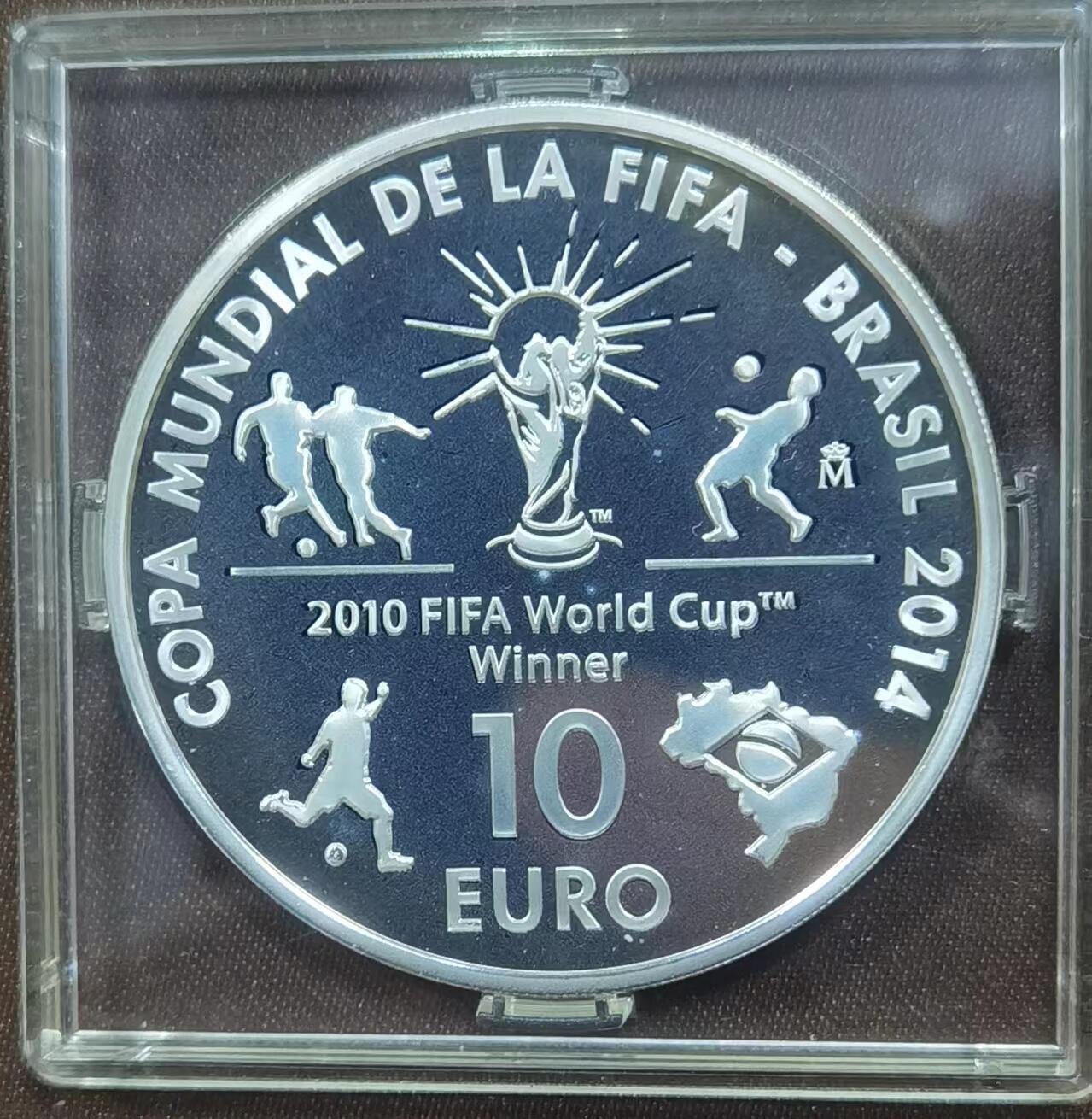 北京马甸外国币专卖微拍第124期，外国金银币专场，陆续上新，欢迎关注 西班牙2013年10欧元精制纪念银币.巴西2014世界杯.重量27克，成色925