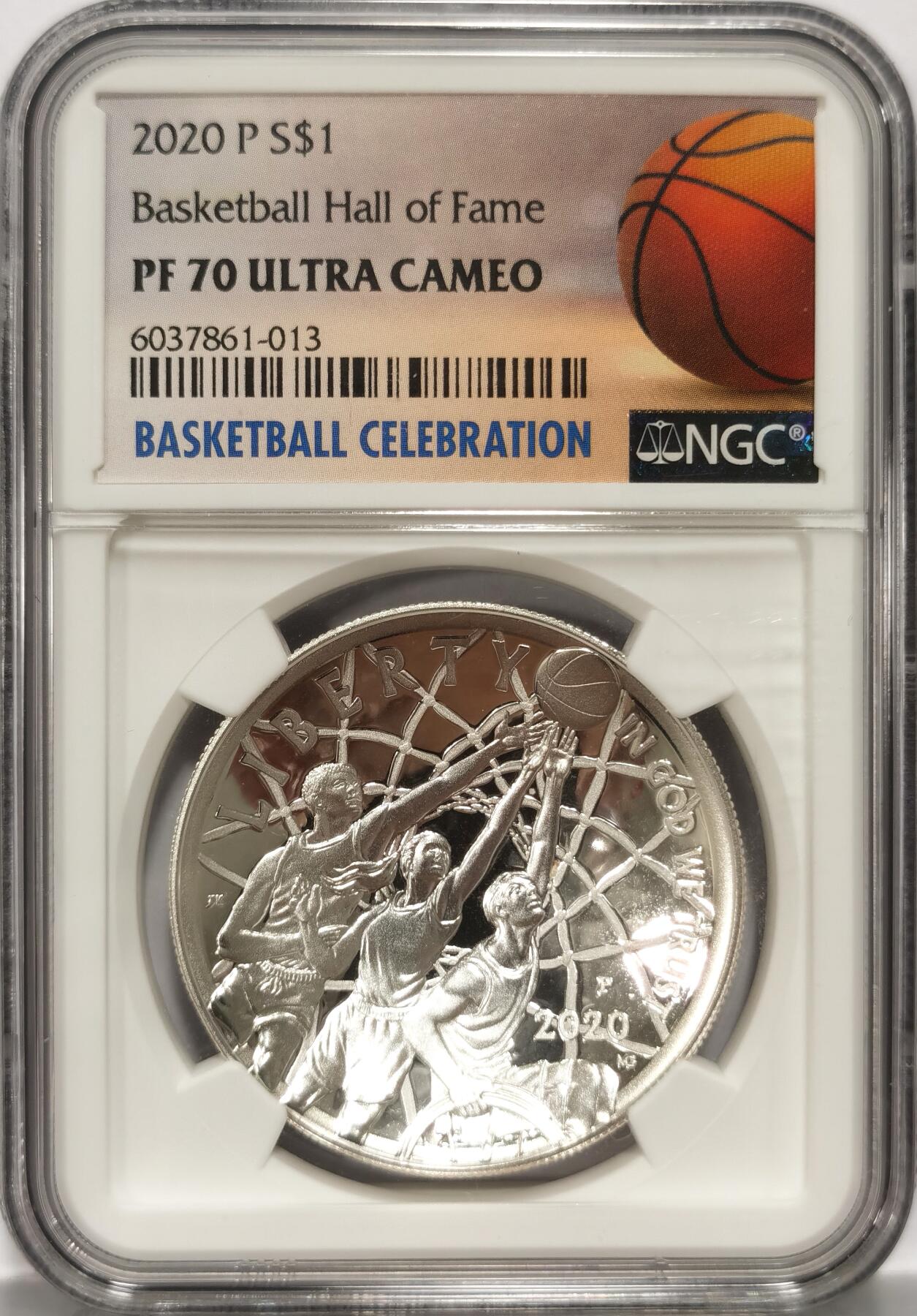 博洋堂世界钱币拍卖第087期（全场包邮） 美国2020年篮球名人堂1美元精制纪念银币NGC-PF70UC，特殊凹面设计，双倍厚度加厚盒。PROOF精制币，币面清爽干净又漂亮，状态一流，冠军分