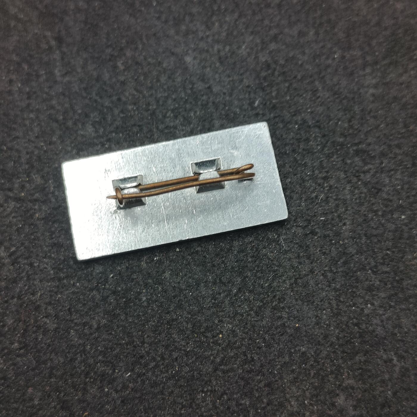 全场0元起拍 第181期 咸鱼国勋章拍卖专场 8月11日（周日）下午6：00开始 朝鲜证章