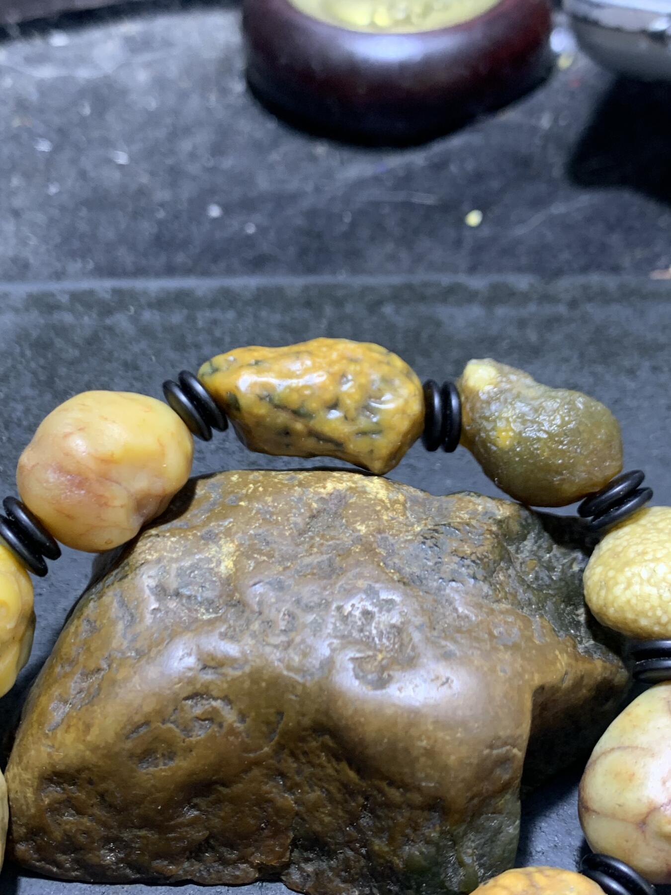 精美鱼籽纹筋脉石老料原石手串一条，，