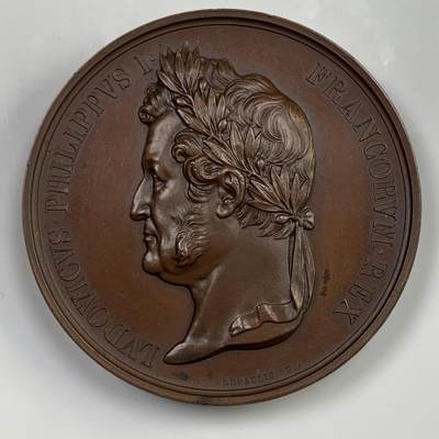 掌中浮雕-藏着的欧洲第015场 - 1838年法国入侵墨西哥铜章，Depaulis雕刻，75 mm.原铸，极其罕见，上次出现在拍卖会上是2015年。背面墨西哥维拉克鲁兹的圣胡安德乌洛阿要塞与法国军舰。