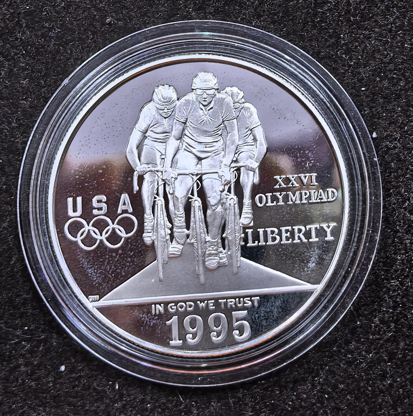 北京马甸外国币专卖微拍第124期，外国金银币专场，陆续上新，欢迎关注 美国1996年亚特兰大奥运会纪念币 1元大银币26.7g 38mm90%