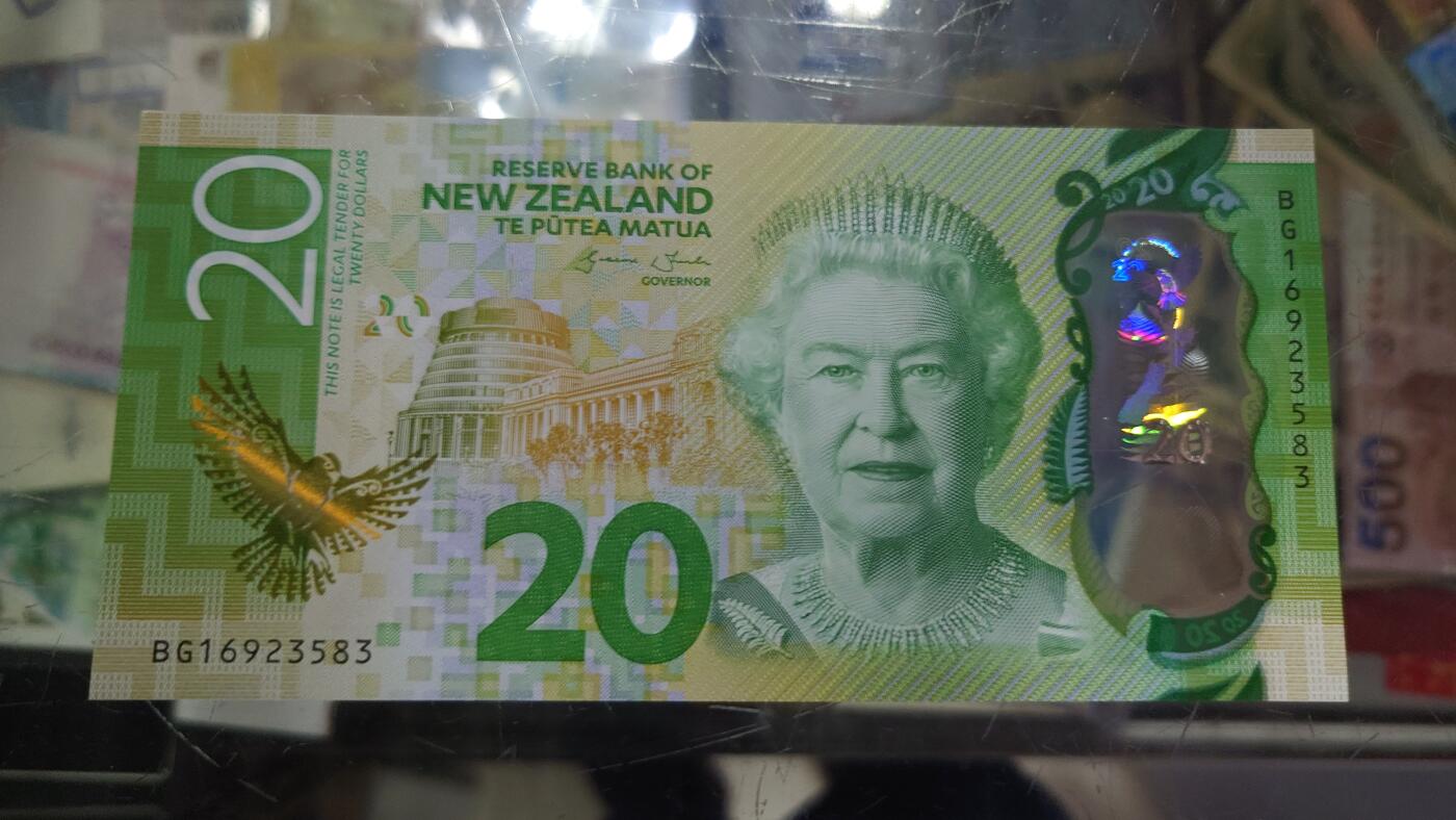 【世界钱币】精选微拍第125期暨2024年第36期  豹子号和硬货专场 2016年新西兰20元 全新绝品无47尾号583