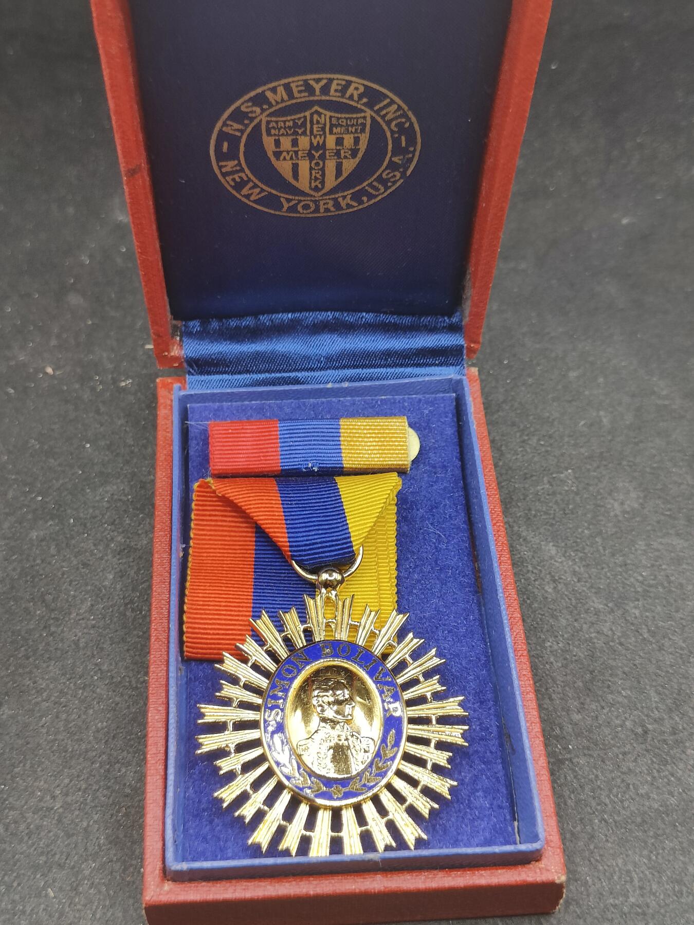 全场0元起拍 第181期 咸鱼国勋章拍卖专场 8月11日（周日）下午6：00开始 委内瑞拉玻利瓦尔解放者勋章 