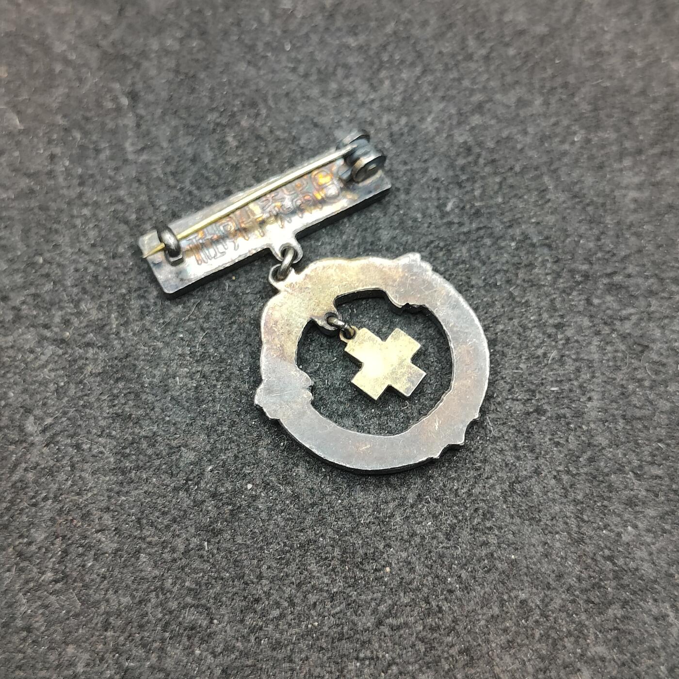 全场0元起拍 第181期 咸鱼国勋章拍卖专场 8月11日（周日）下午6：00开始 日本赤十字三等笃志章 纯银制