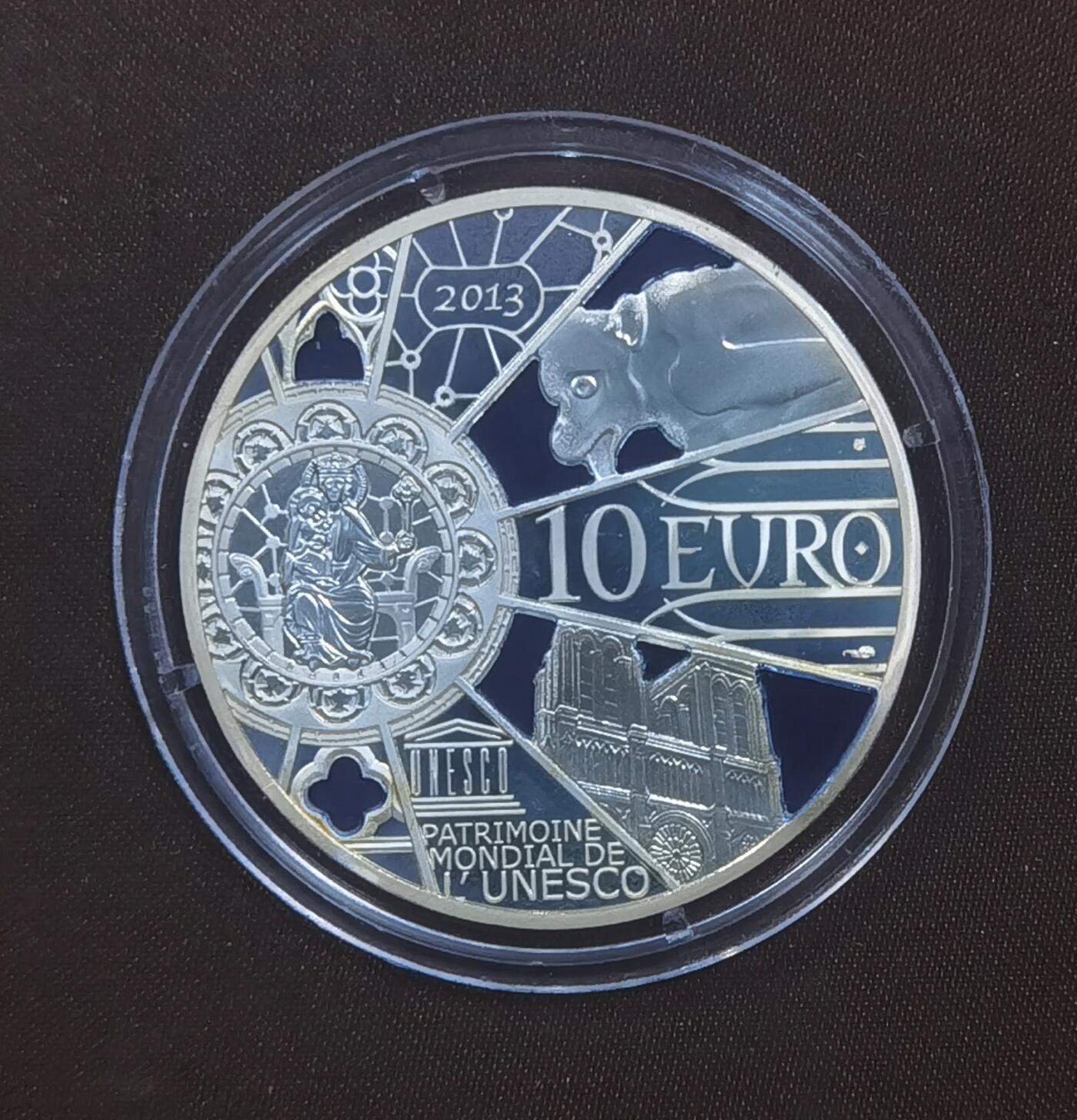 北京马甸外国币专卖微拍第124期，外国金银币专场，陆续上新，欢迎关注 2019年法国巴黎圣母院灾后重建慈善精制纪念银币.巴黎圣母院银币重量：21克成色900，盒证齐全