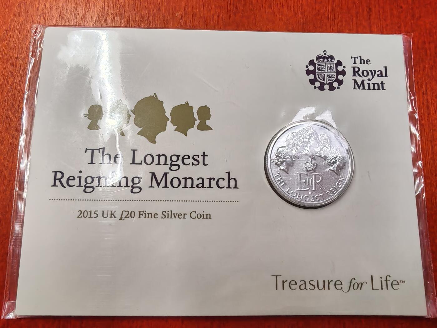 长老汇龙年精选第二十场拍卖 2015英国在位时间最长的君主20英镑银币，卡装（1）