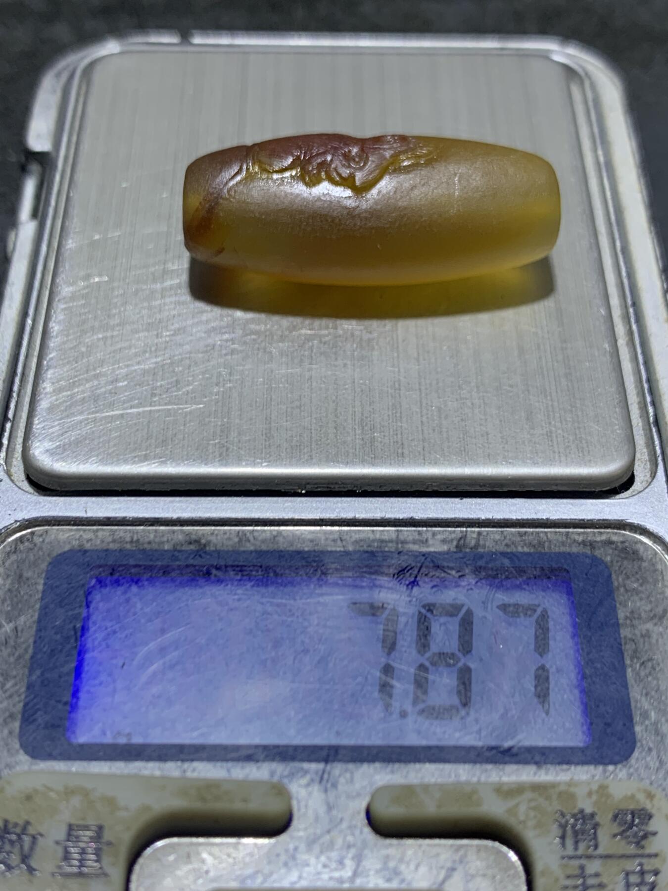 精美亚光高玉化巴西玛瑙手工俏色巧雕玉兔桶珠一个！