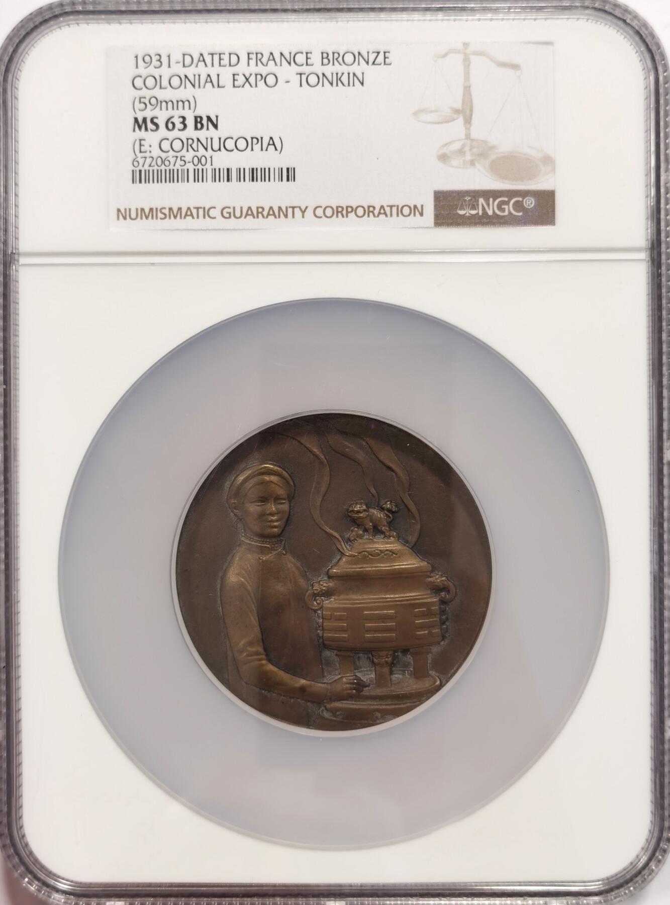 博洋堂世界钱币拍卖第087期（全场包邮） NGC MS63BN 法属安南1931年殖民博览会大铜章 正面身穿传统奥黛女子手扶袅袅升烟的八卦大香炉 背面凤鸟与东京（越南北部旧称）， 60毫米,102.5克 大盒封装
