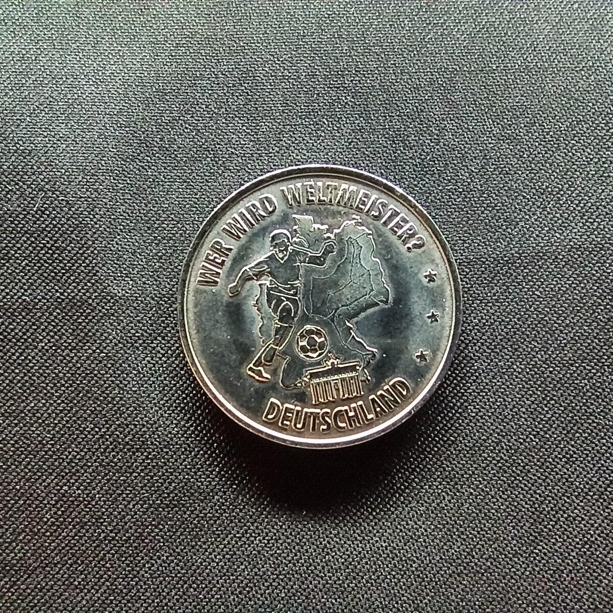 邮泉阁限时拍卖第十三场 各国硬币专场（注意看介绍，硬币在国外谨慎参拍） 德国2006年汉堡世界杯纪念章