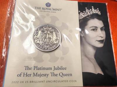 长老汇马年精选第十六场拍卖 - 2022英国女王在位70周年5英镑铜镍币，卡装
