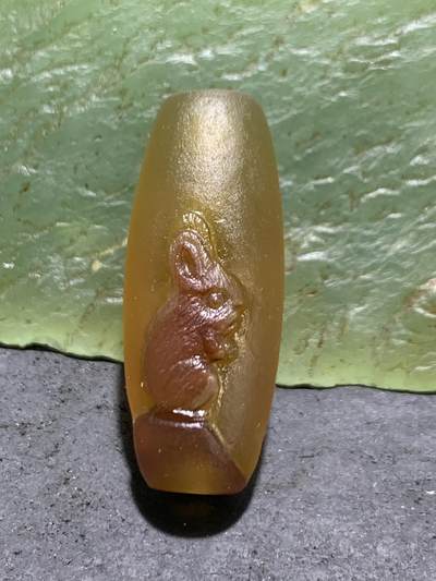 精美亚光高玉化巴西玛瑙手工俏色巧雕玉兔桶珠一个！ - 精美亚光高玉化巴西玛瑙手工俏色巧雕玉兔桶珠一个！