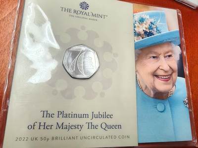 长老汇马年精选第十六场拍卖 - 2022英国女王在位70周年50便士铜镍币，卡装