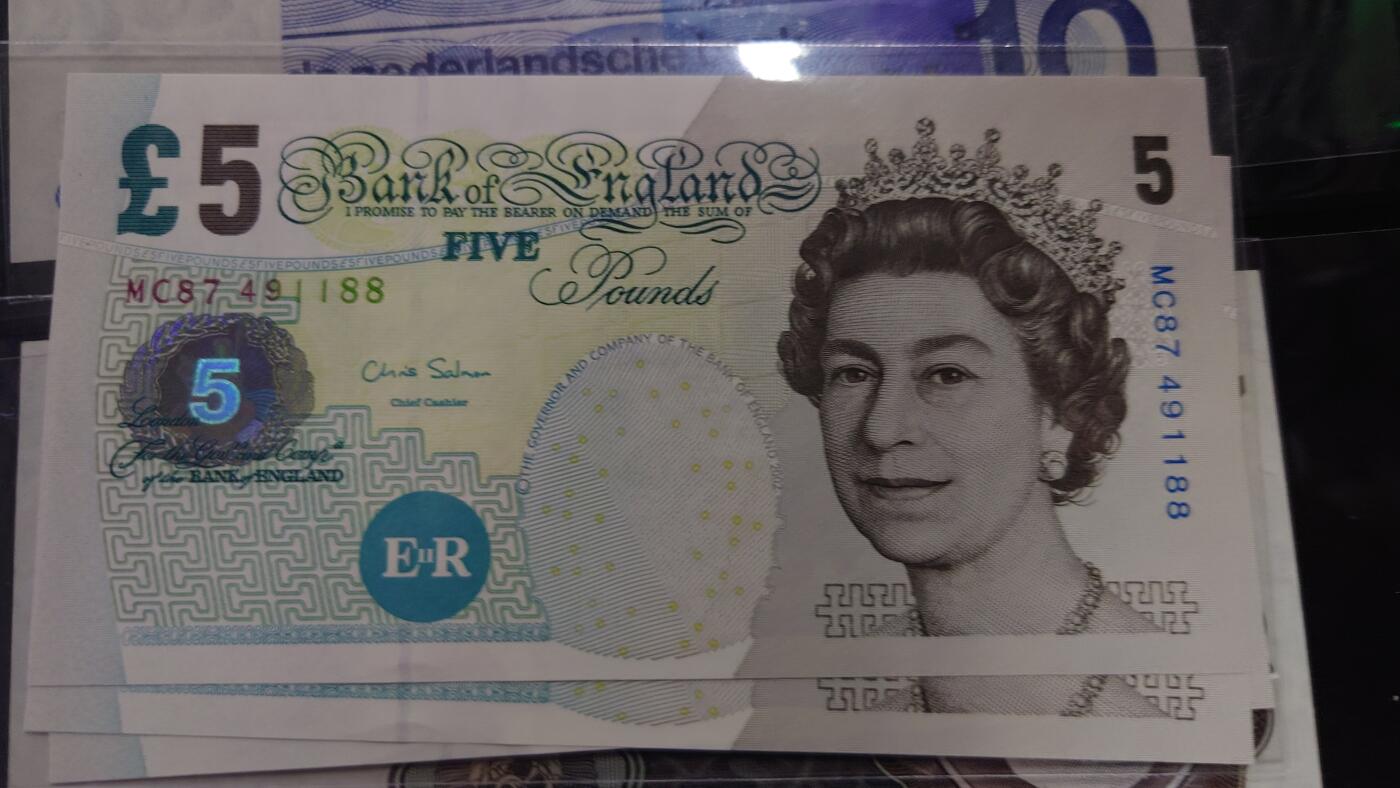 【世界钱币】精选微拍第125期暨2024年第36期  豹子号和硬货专场 英国E序列5镑再版 全新绝品尾号 1188