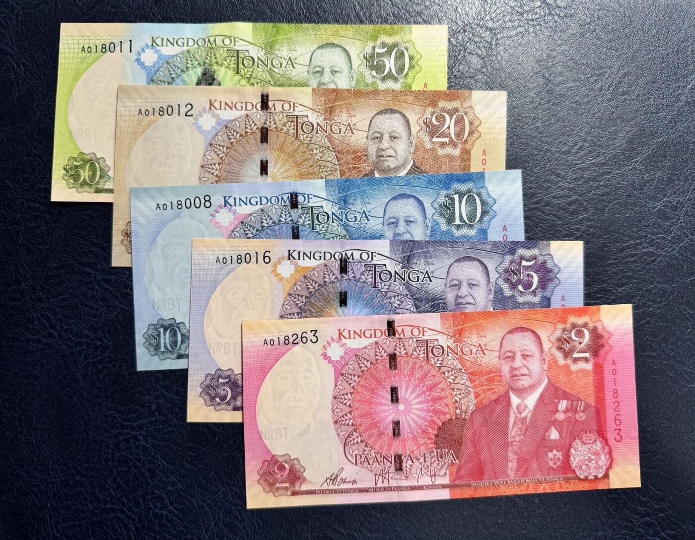 收藏联盟Quantum Auction 第367期拍卖  汤加2015年2到50潘加首发A冠 品相全新UNC 号码无457