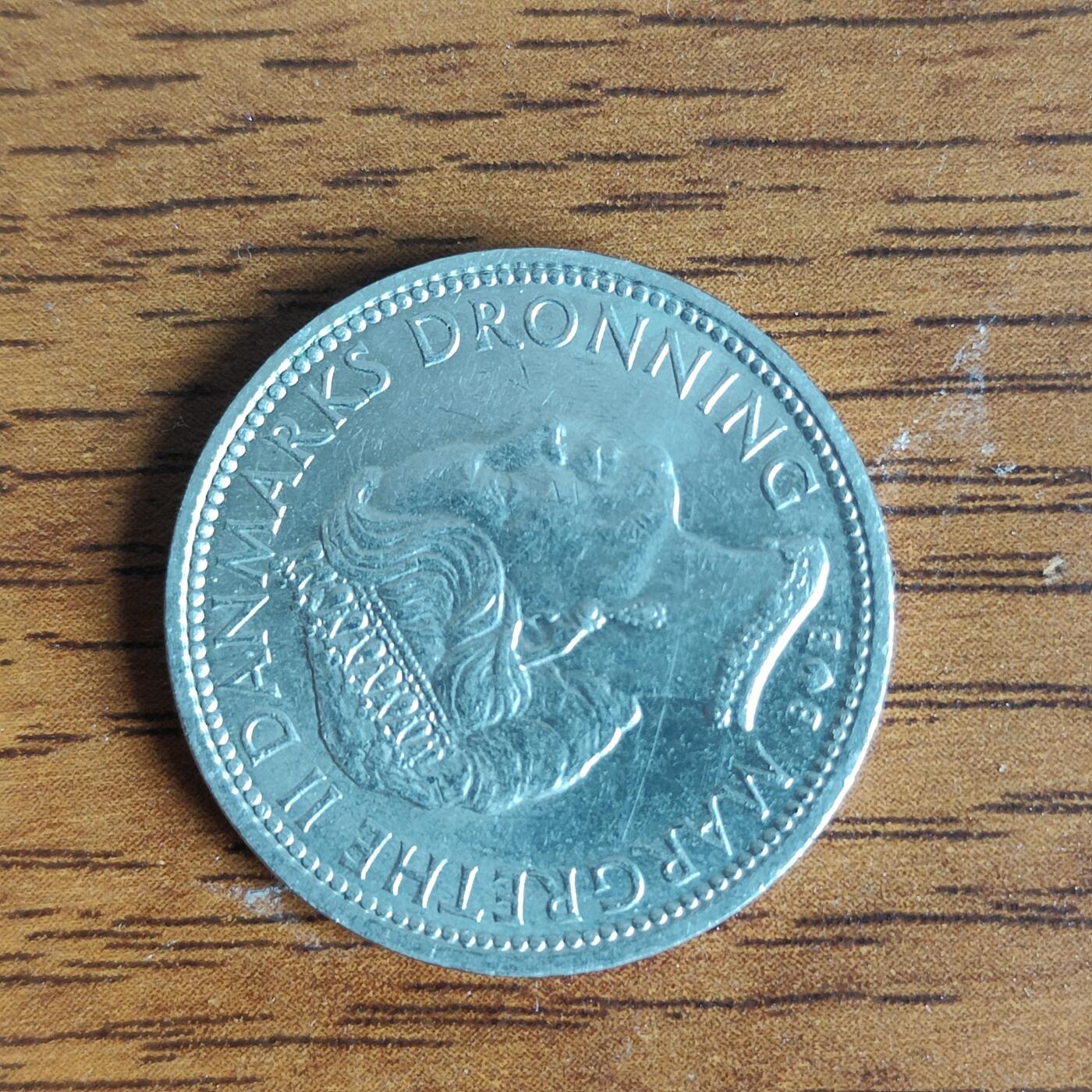 英雄古币捡漏专场第一期无押金可累计捡漏，全场50包邮，偏远地区除外。 冰岛10克朗
