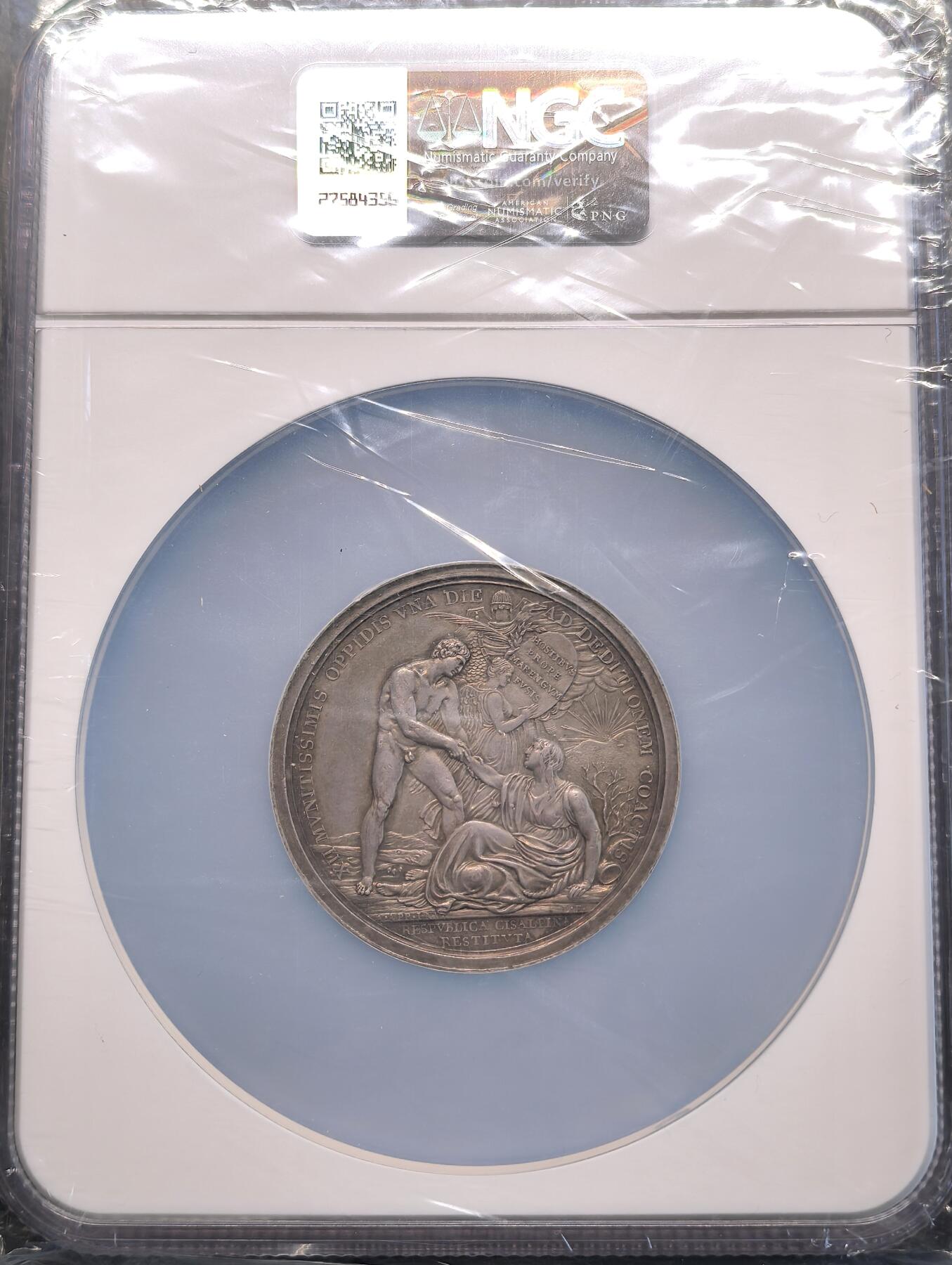 凡希社世界钱币微拍第二百八十期 稀！历史名章 ANVIII(1800)法兰西第一执政拿破仑重建奇萨尔皮尼共和国纪念银章NGC-AU58，意大利币章名家Lavy雕模，正面的拿破仑英俊威武，背面赫拉克勒斯两手扶起地上的意大利女神，珍稀且设计极为精美。欧洲拍卖行XF-UNC裸章落槌价在1100-2600欧不等，参见后三图。传世五彩浓郁，设计