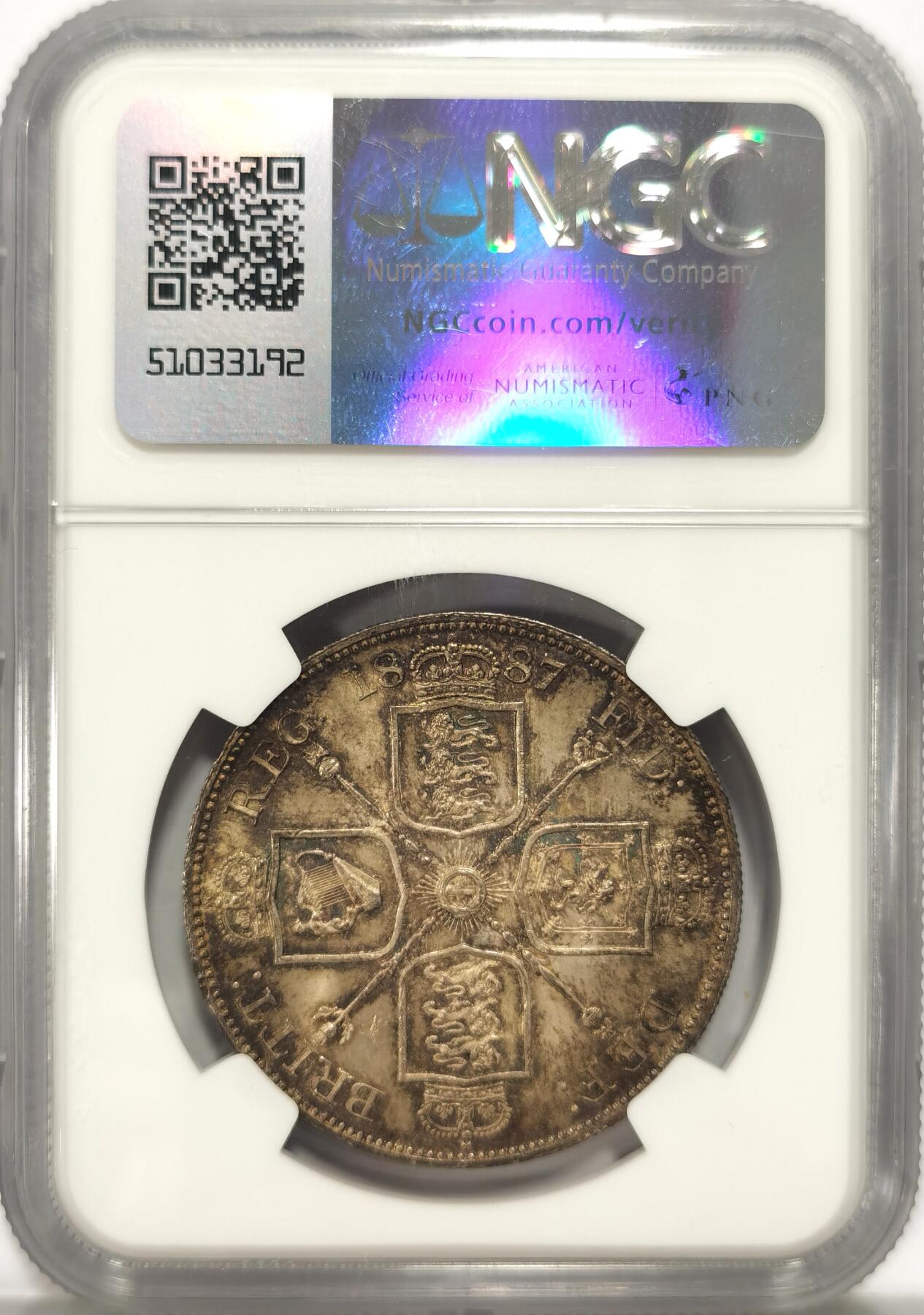 博洋堂世界钱币拍卖第087期（全场包邮） NGC MS63 1887年英国高冠双弗洛林银币大银币，阿拉伯1版，正反绚丽五彩包浆状态极其出色，超过63分平均状态。麦稀奇最近成交一枚状态类似同分2200元落槌