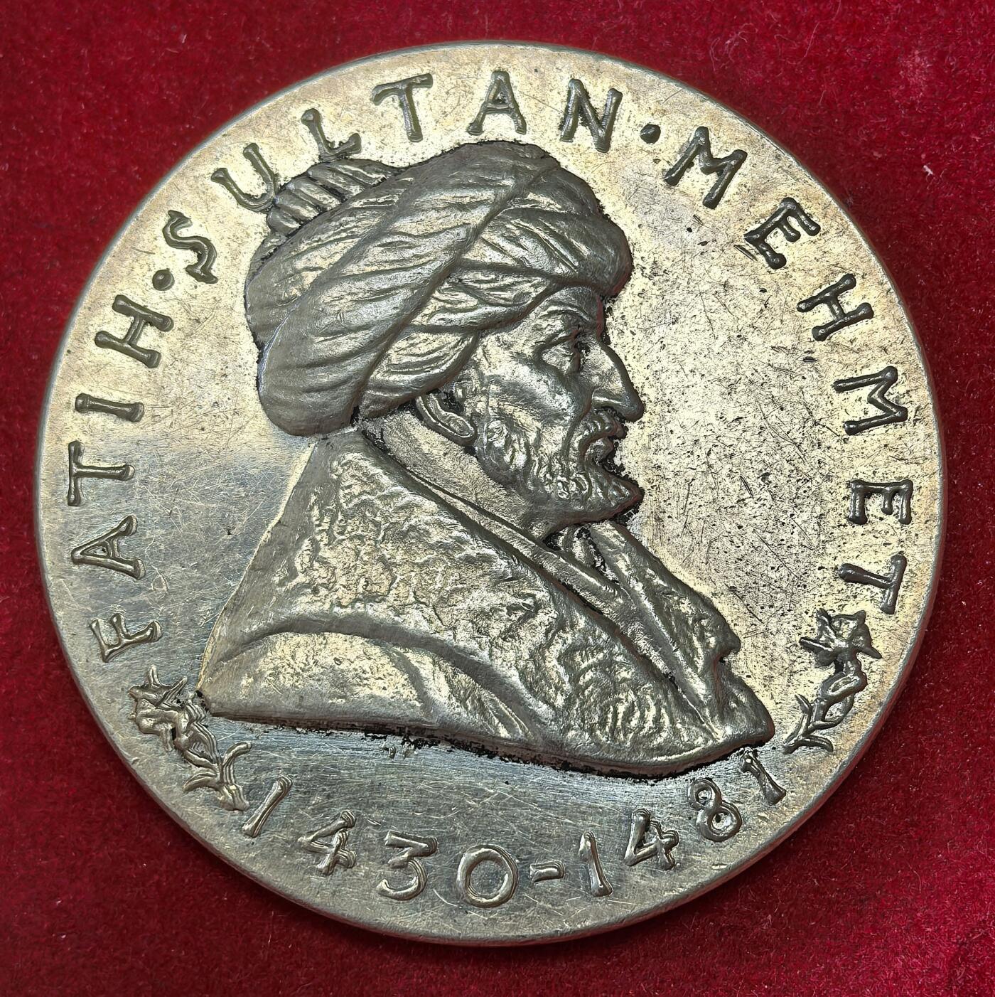 凡希社世界钱币微拍第二百八十期 1958土耳其苏丹征服者穆罕默德二世纪念大银章，59.26g，AU，相当稀少的土耳其银章，纪念奥斯曼帝国历史上最伟大的苏丹！