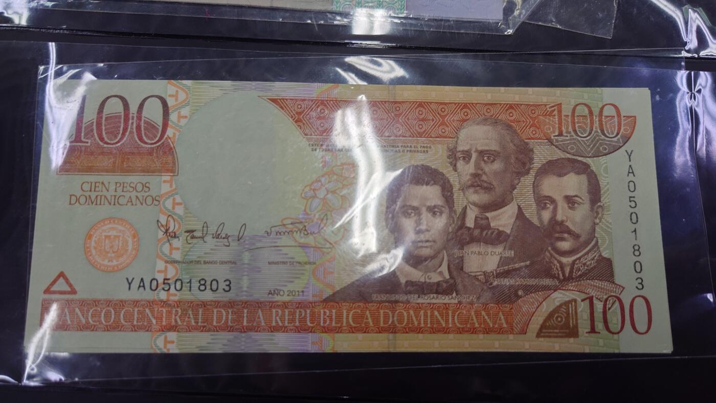 【世界钱币】精选微拍第126期暨2024年第37期  软货专场 2011年多米尼加100比索 全新绝品无47尾号803