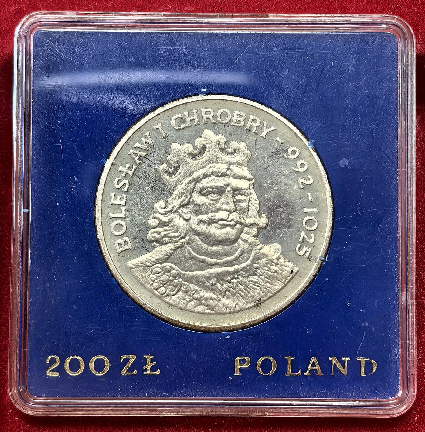凡希社世界钱币微拍第二百八十期 1980波兰历代国王200兹罗提纪念银币proof原厂塑盒，稀少品种，大波波高峰期曾到过500美金的价位！