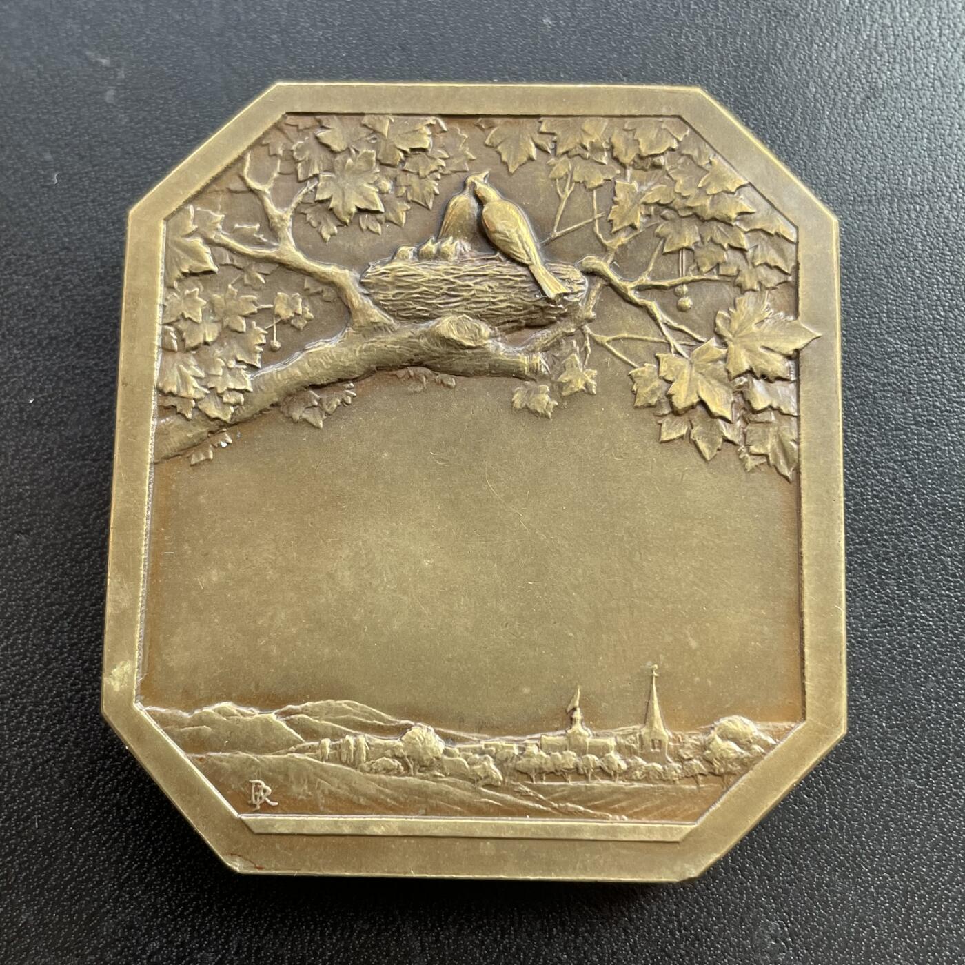 「木头集藏」章牌精品专场！ Benard～法国母爱装饰风格铜章   尺寸：57×52mm，丰饶角+Metal.D