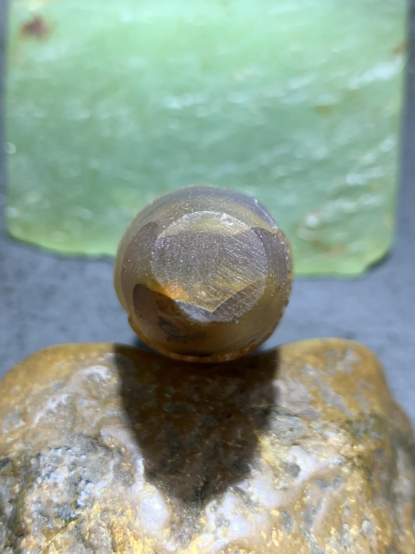 精美亚光高玉化冰飘巴西玛瑙手工俏色巧雕茅庐吊坠（把件）一个