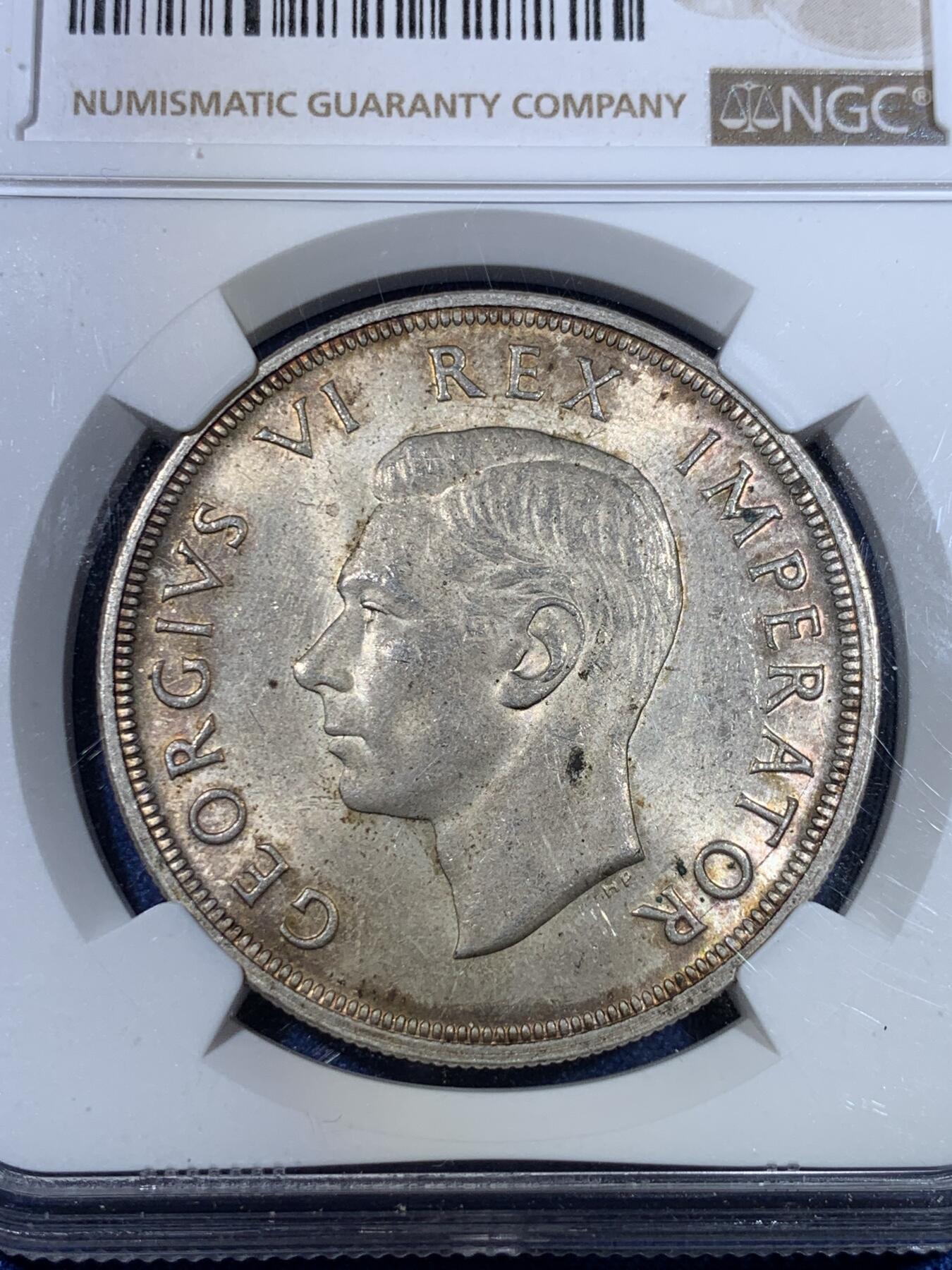 《竞宝斋》第296场- 周日，周一  2场连拍 （全场包邮） NGC MS62 英属南非1947年5先令大银币 早期高银