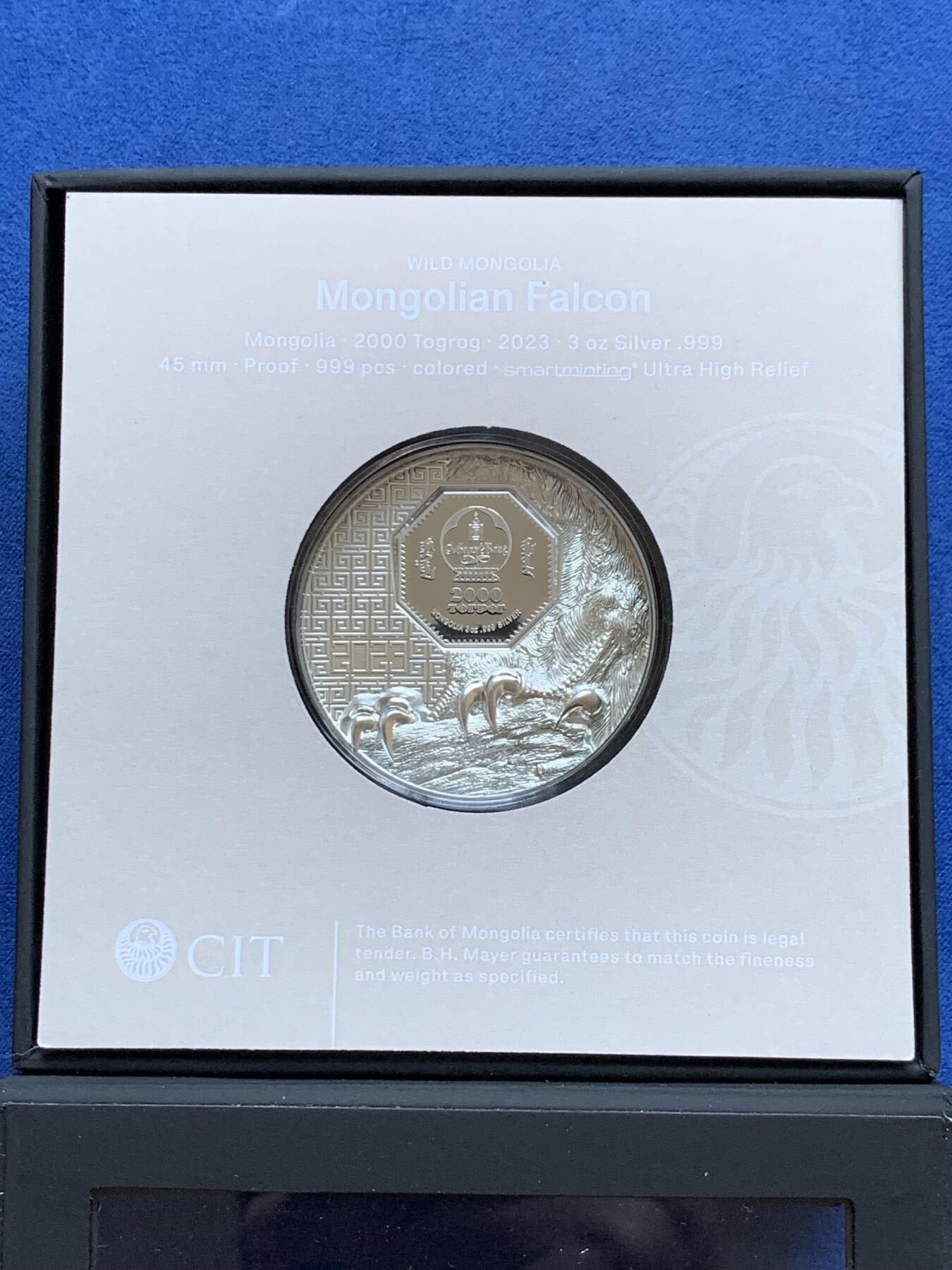 《竞宝斋》第296场- 周日，周一  2场连拍 （全场包邮） 蒙古2023年野生动物系列猎鹰2000图格里克（3盎司版本，双面超高浮雕工艺，限量999枚） 盒证齐全 精制币 3盎司 999银 45mm