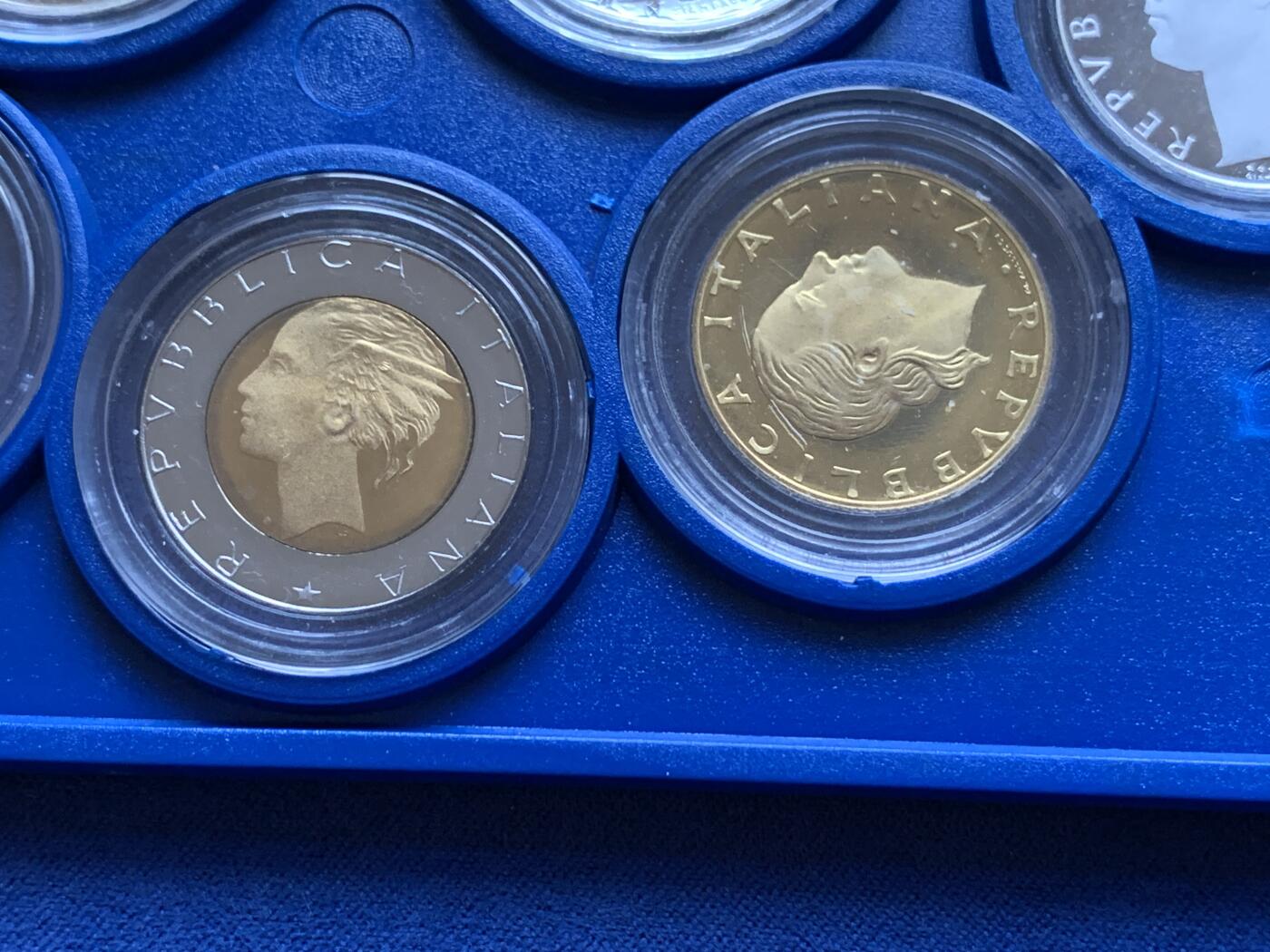 《竞宝斋》第296场- 周日，周一  2场连拍 （全场包邮） 意大利 1989年精制币套装 含2枚银币 细节见图