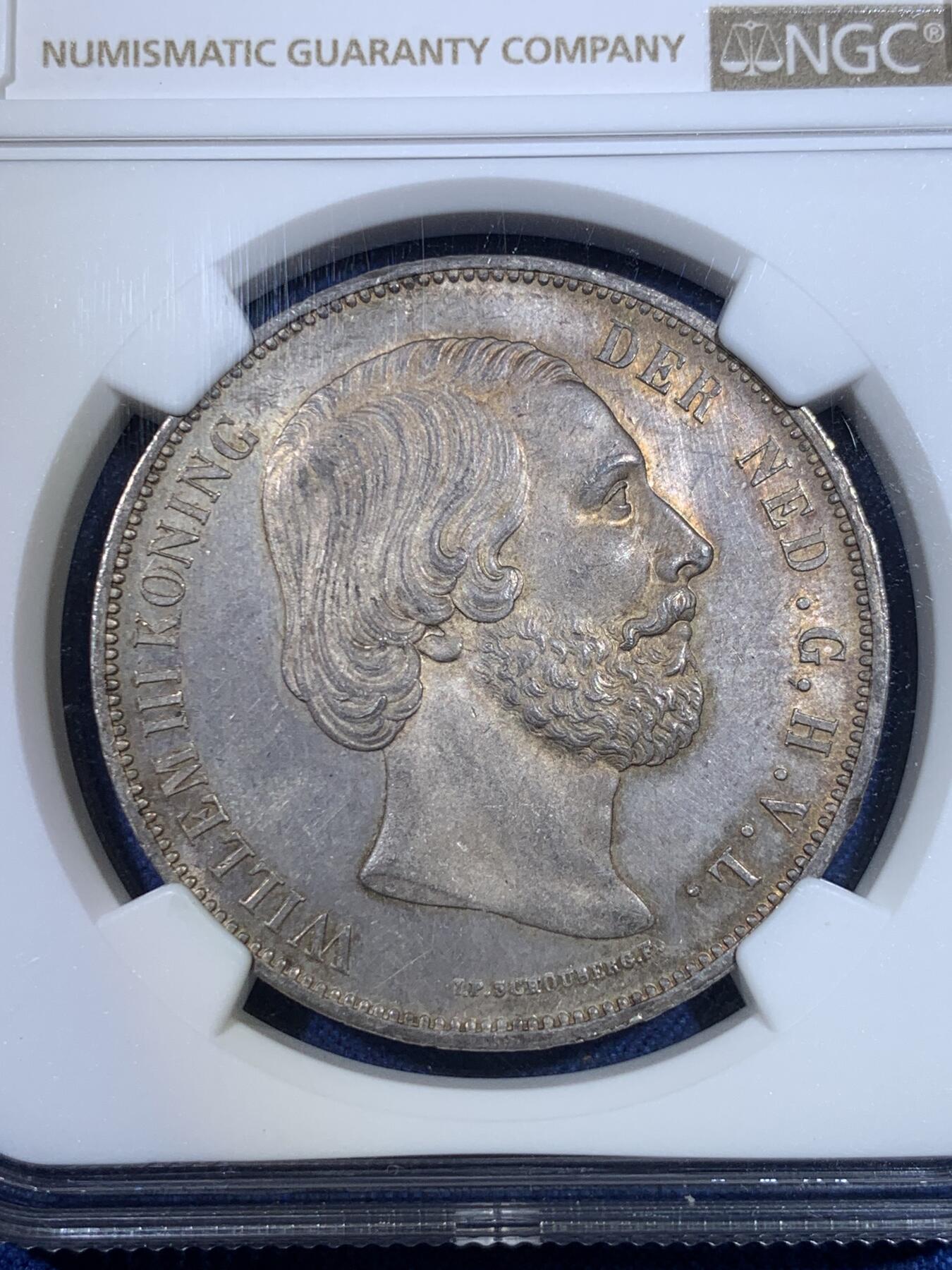 《竞宝斋》第296场- 周日，周一  2场连拍 （全场包邮） NGC MS64 1872年荷兰威廉三世2.5盾大银 稀少高分原包浆，状态非常不错。