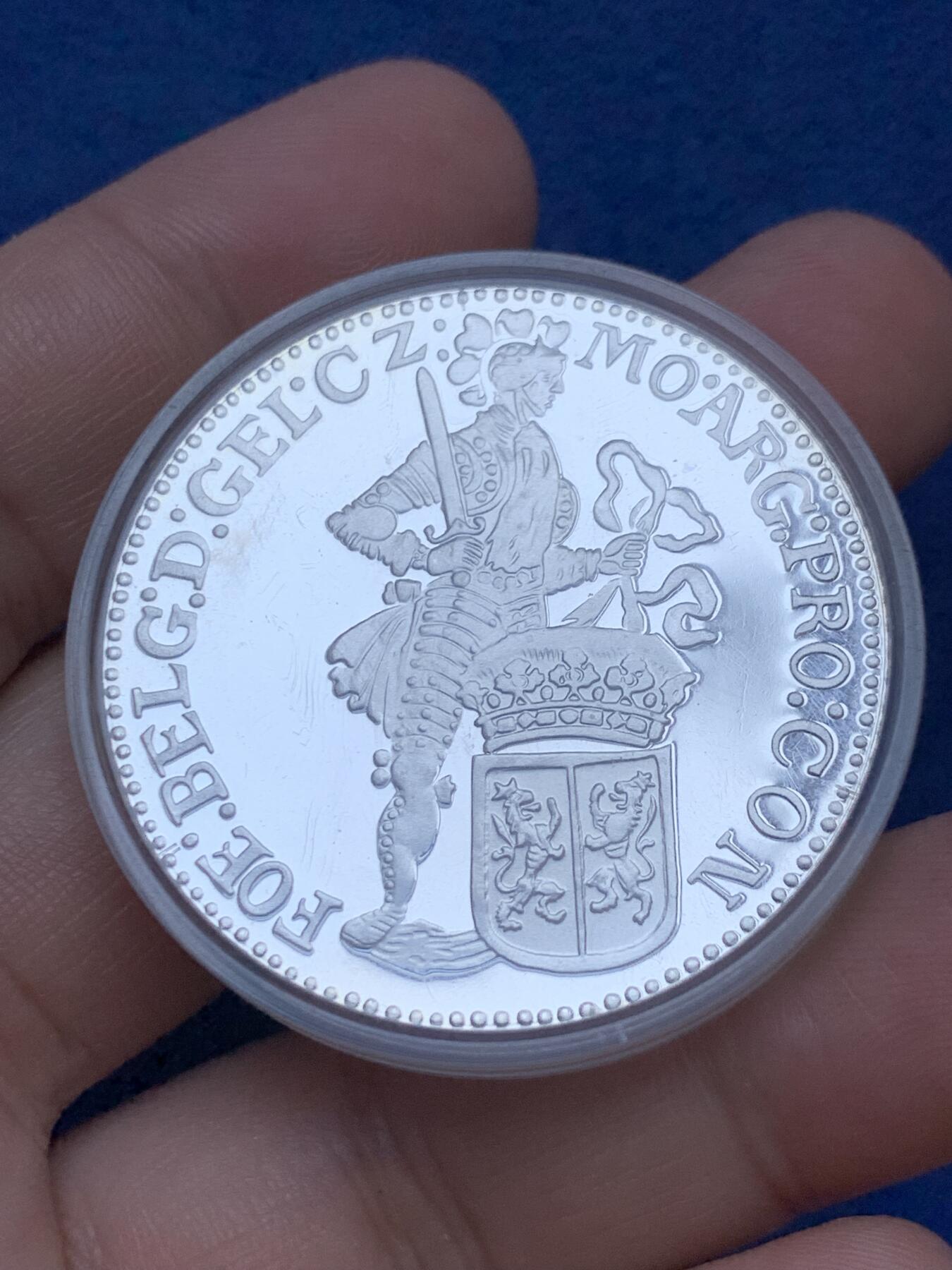 《竞宝斋》第296场- 周日，周一  2场连拍 （全场包邮） 荷兰2002乌特勒支 持剑武士 1杜卡特大银币