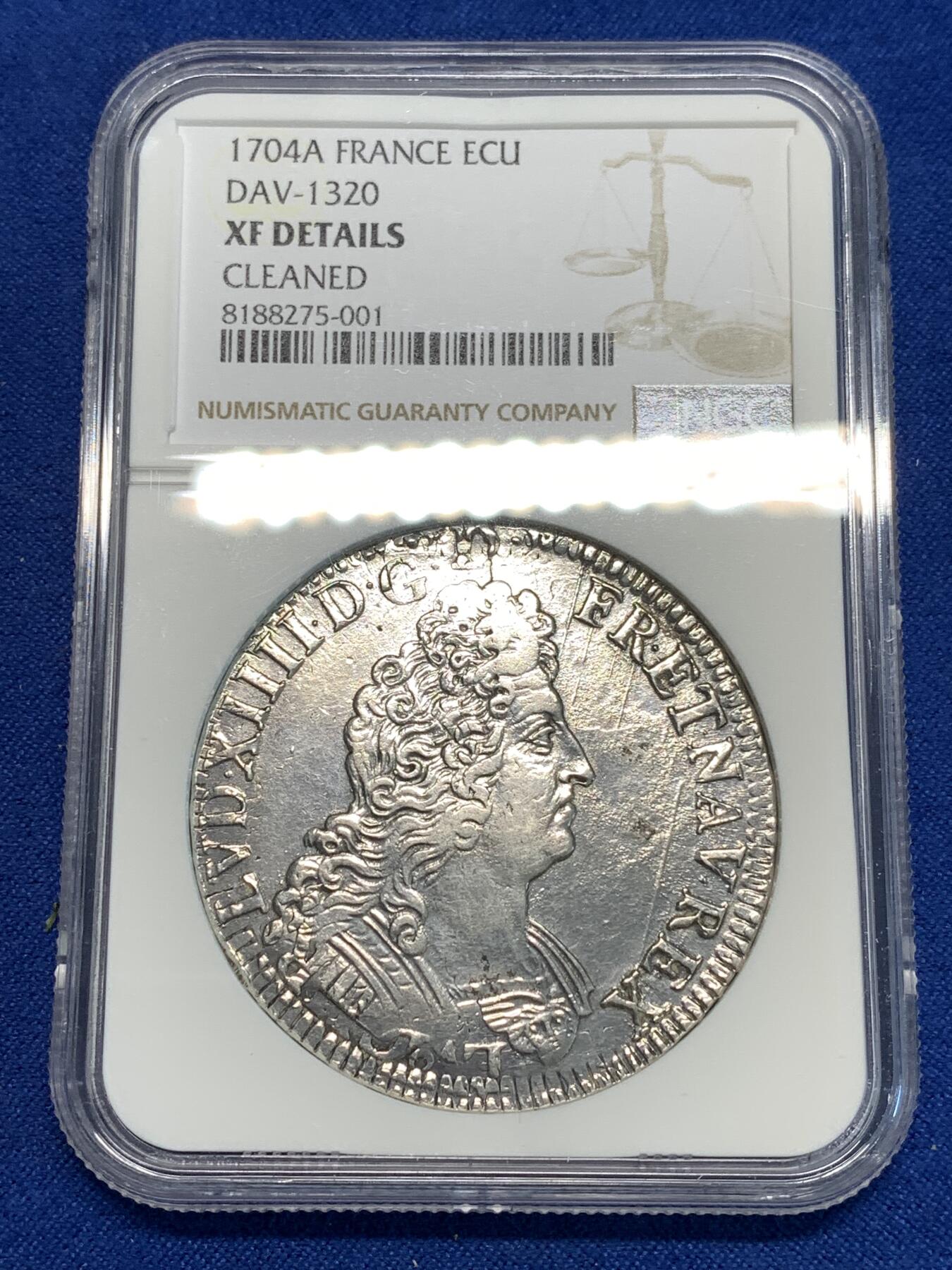 《竞宝斋》第296场- 周日，周一  2场连拍 （全场包邮） NGC XFD 法国1704年路易十四1埃居银币 巴黎厂 R2珍惜度 双面深打.细节完美 严评