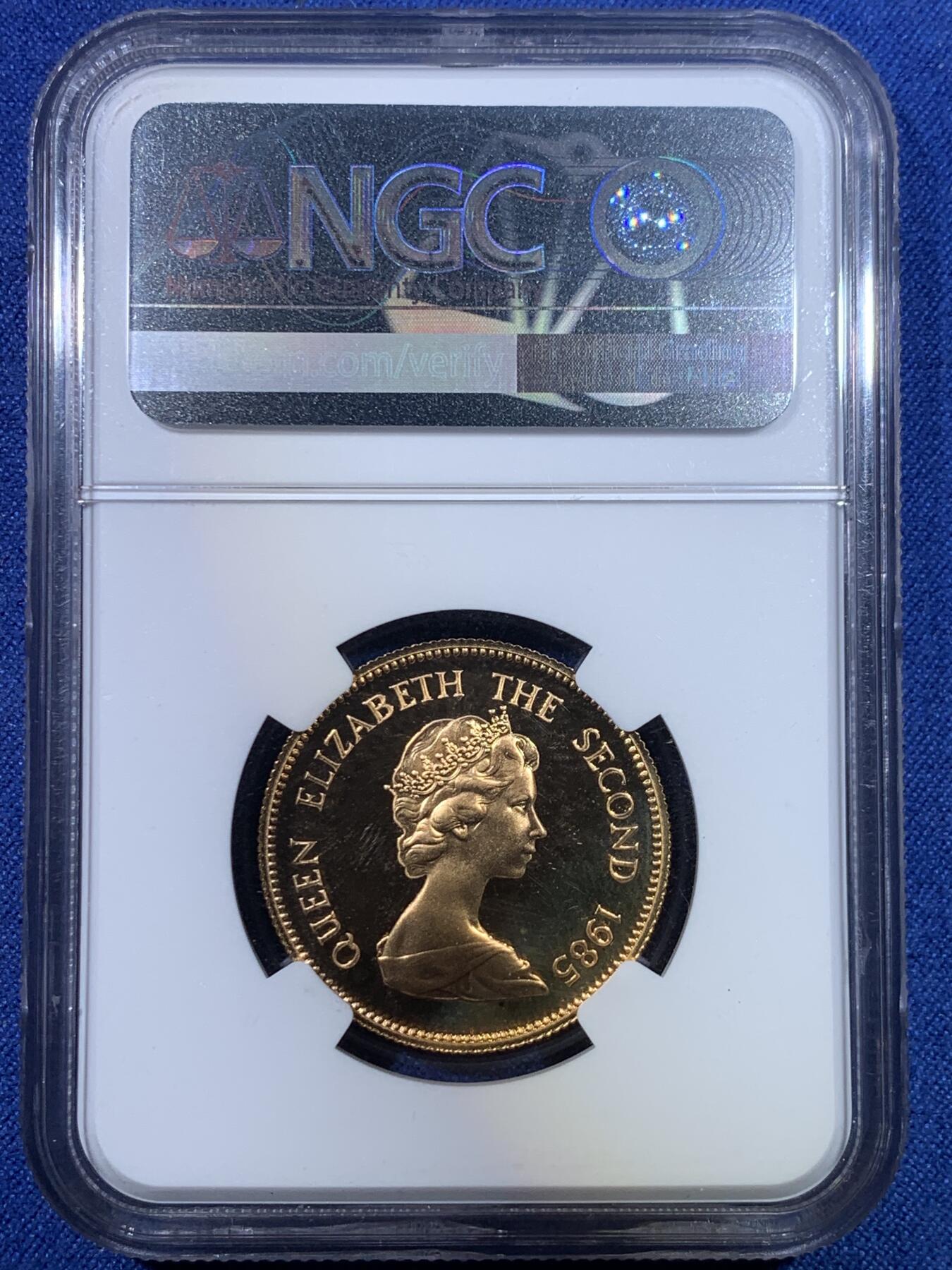 《竞宝斋》第296场- 周日，周一  2场连拍 （全场包邮） NGC PF68 ultra cameo 香港 1985年  1000元 金牛大金币 15.97克，发行量4万枚，汉字和英文的香港，中西结合，伊丽莎白二世年轻貌美，牛币就是牛皮哄哄牛气冲天