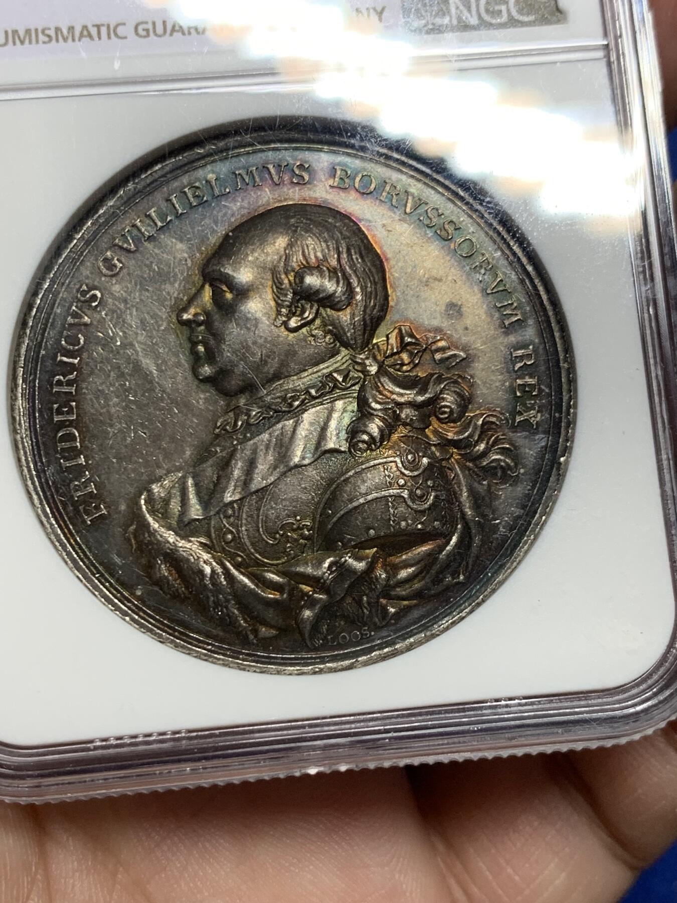 《竞宝斋》第296场- 周日，周一  2场连拍 （全场包邮） NGC MS60 德国 1786 普鲁士 威廉二世 致敬勃兰登堡 纪念大银章 稀见品种