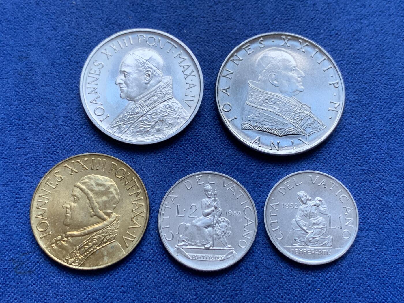 《竞宝斋》第296场- 周日，周一  2场连拍 （全场包邮） 5枚一组 梵蒂冈 1962年 1里拉、2里拉、10里拉、20里拉、50里拉