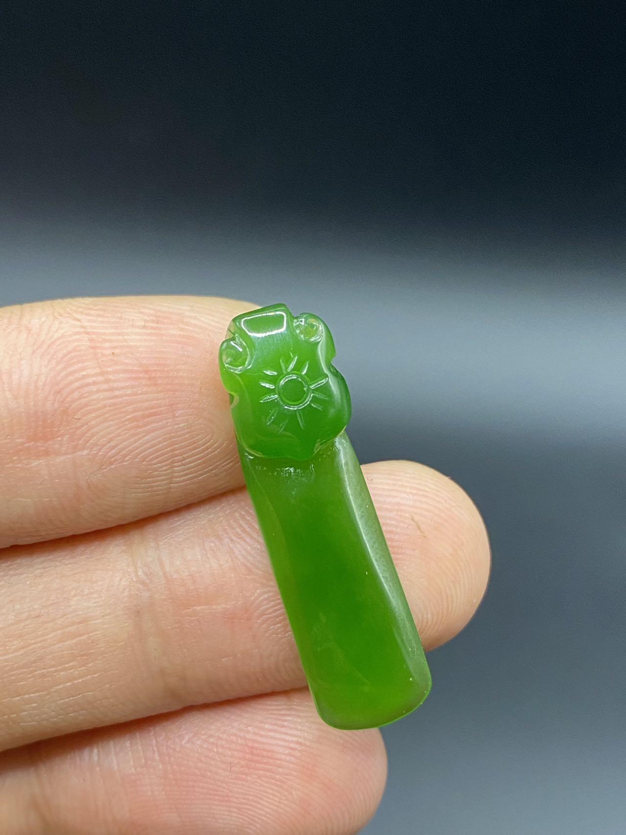 碧玉如意吊坠
