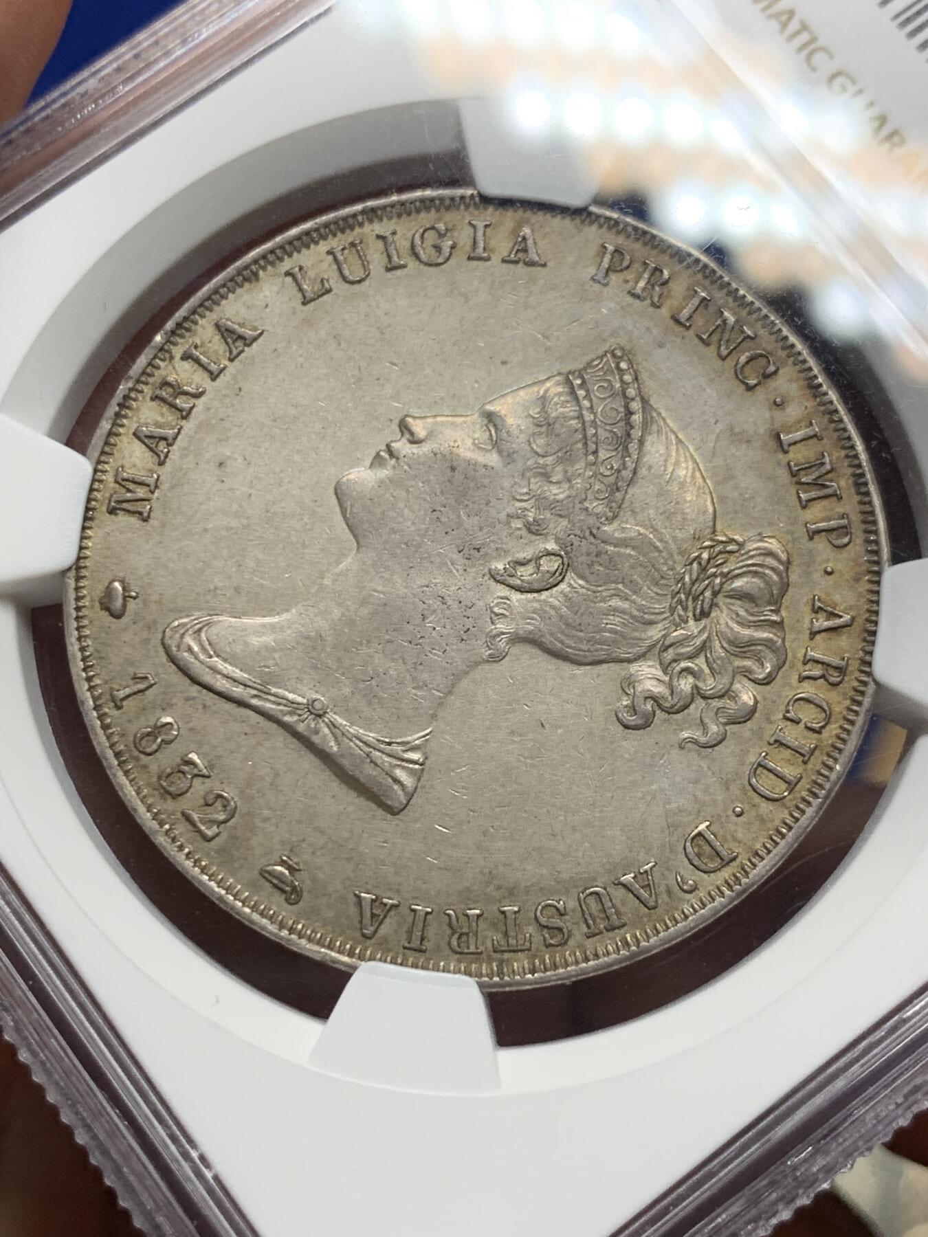 《竞宝斋》第296场- 周日，周一  2场连拍 （全场包邮） NGC AU58 意大利 1832/15年 5里拉银币 （帕尔马王朝稀有银币，1832年铸造量仅4.4万枚，骑字版更是相当难得，细节优秀，熟美欧洲包浆）