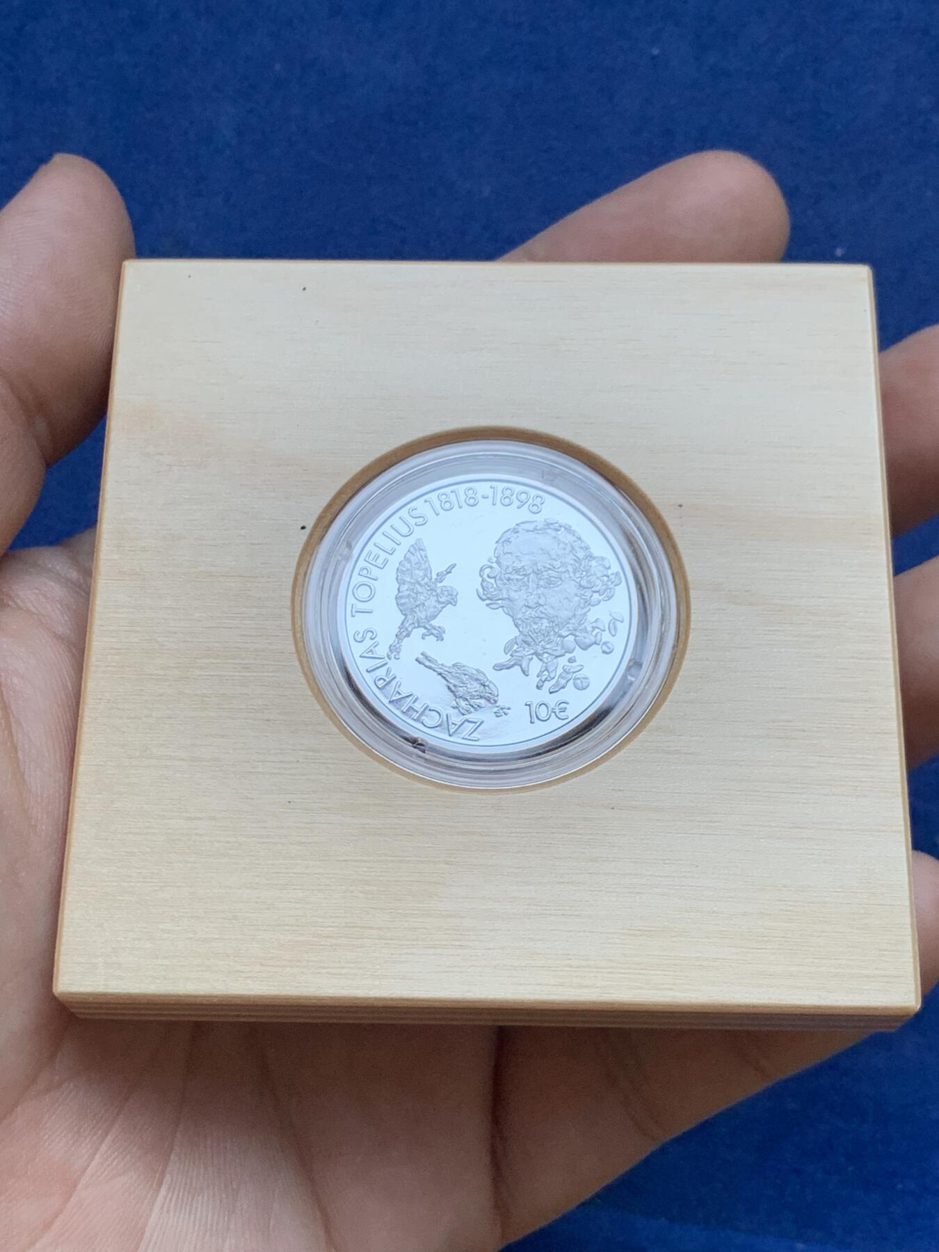 《竞宝斋》第296场- 周日，周一  2场连拍 （全场包邮） 2018年 芬兰 10欧元 撒西咪文化纪念 发行数量8000 银0.5 10克 原盒证