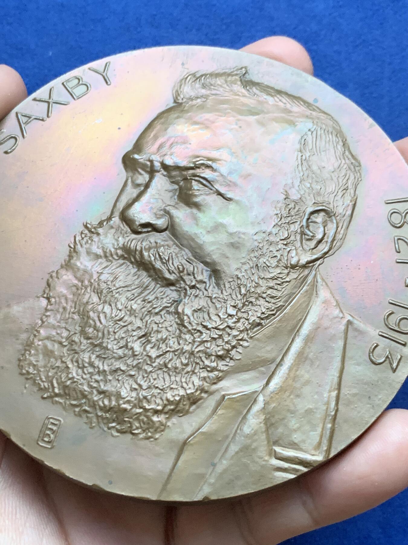 《竞宝斋》第296场- 周日，周一  2场连拍 （全场包邮） 1821-1913人物系列超大铜章 391.2克 94.8mm 丰饶角边铭