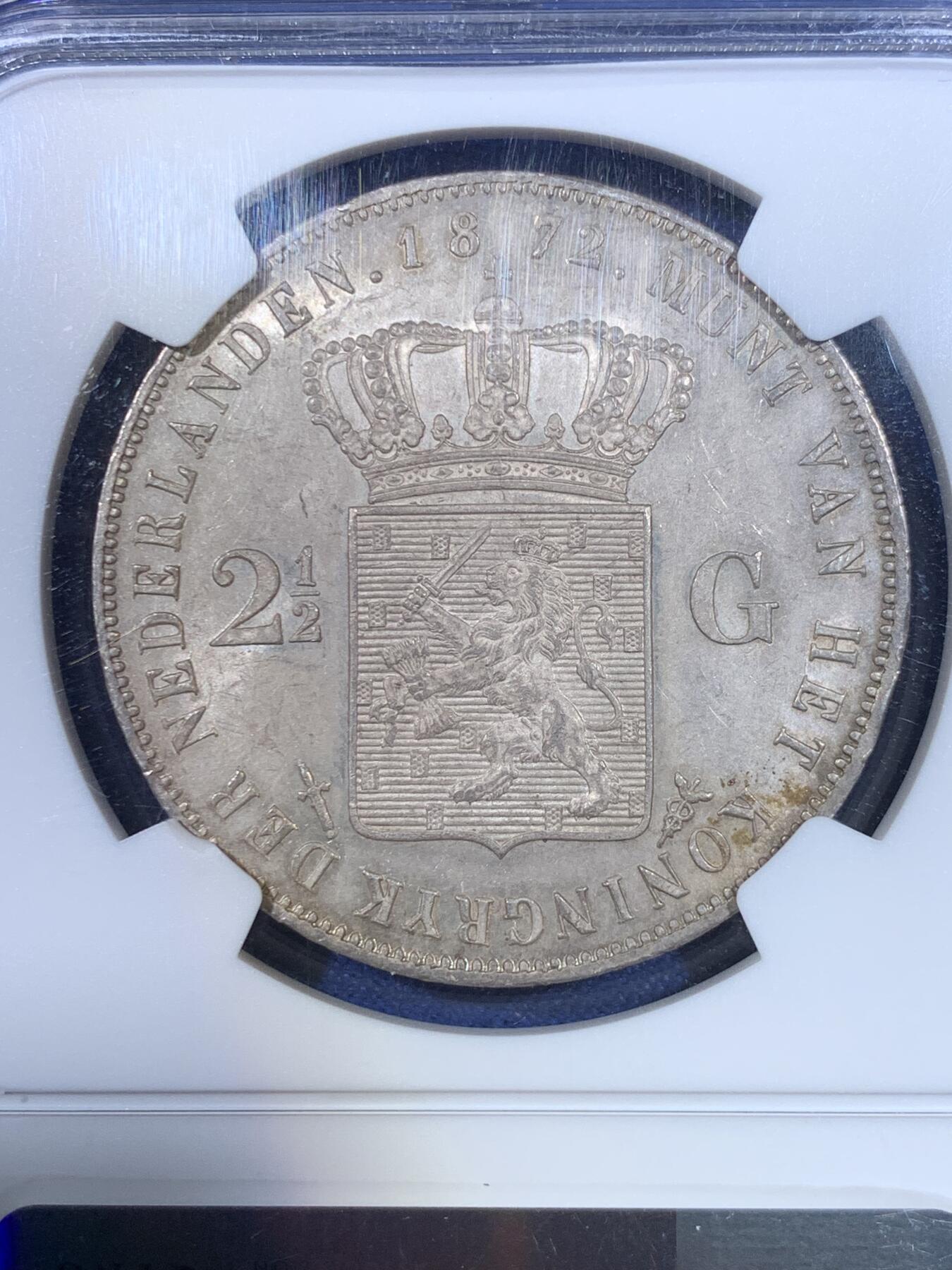 《竞宝斋》第296场- 周日，周一  2场连拍 （全场包邮） NGC MS64 1872年荷兰威廉三世2.5盾大银 稀少高分原包浆，状态非常不错。