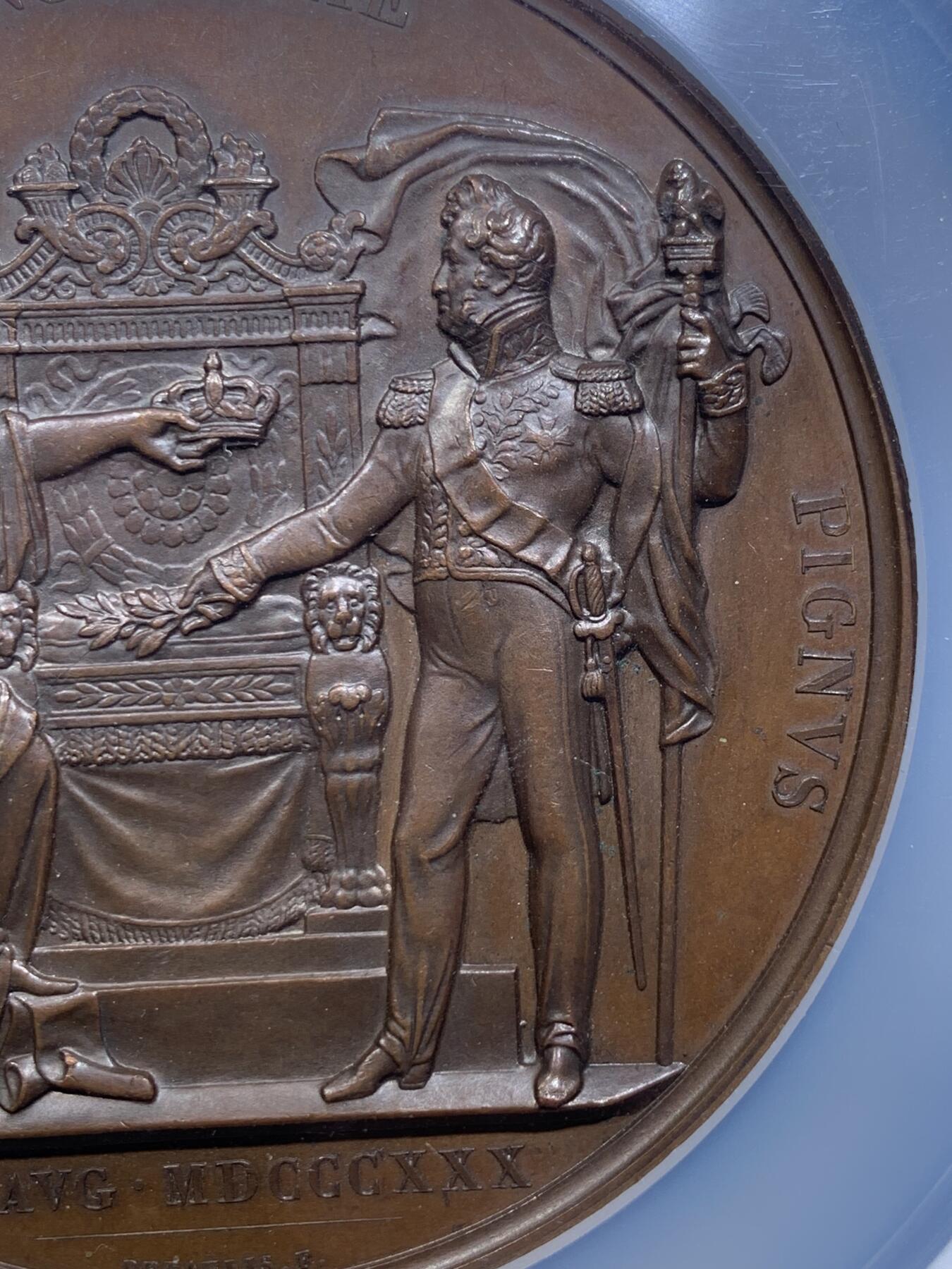 《竞宝斋》第296场- 周日，周一  2场连拍 （全场包邮） NGC MS62BN 法国 1830 菲利普一世 君权神受国王加冕超大铜章MS62,直径75mm，双面工艺好，超高浮雕，罕见铜章