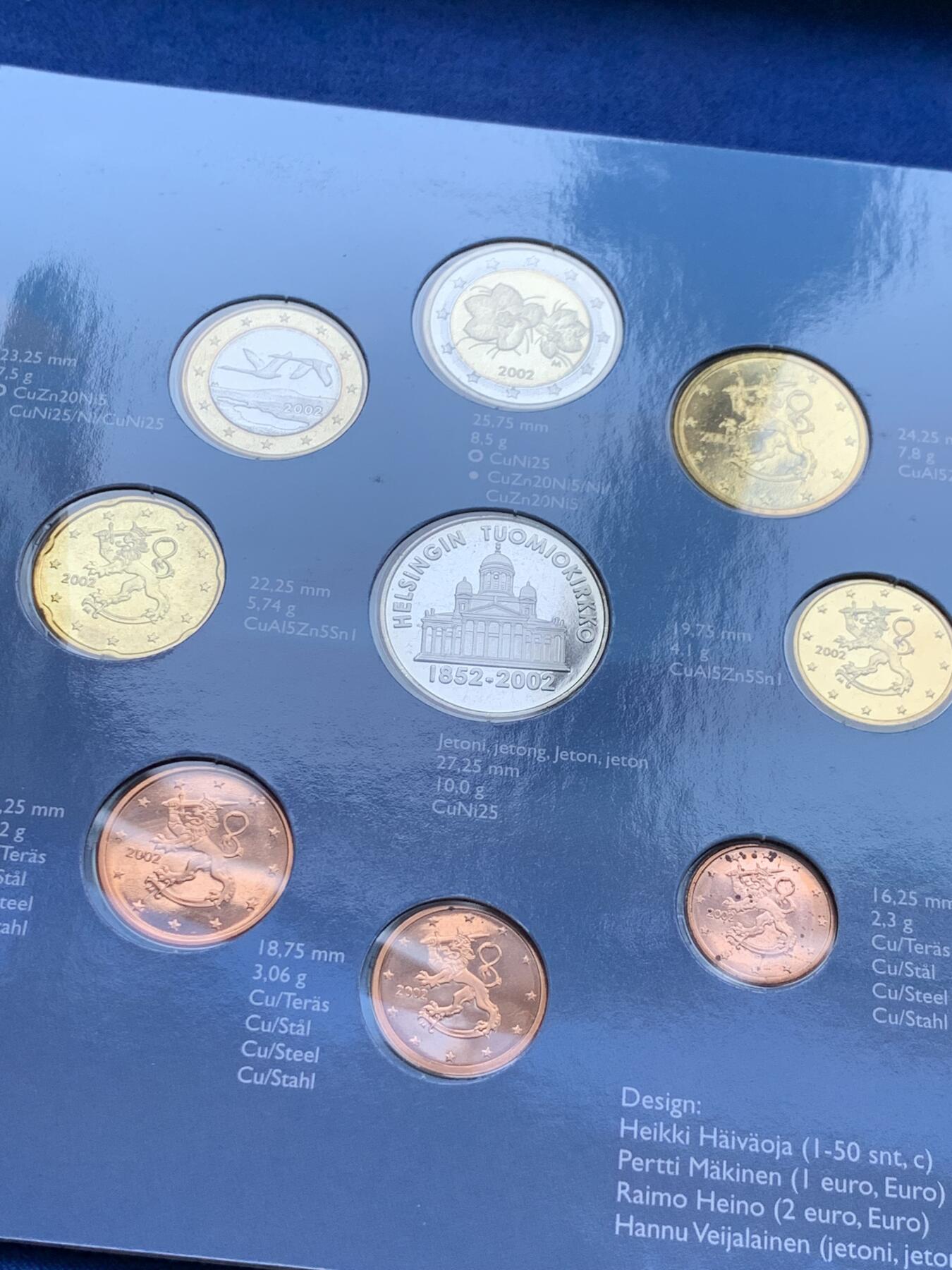 《竞宝斋》第296场- 周日，周一  2场连拍 （全场包邮） 2002年芬兰欧元套币 带一枚章