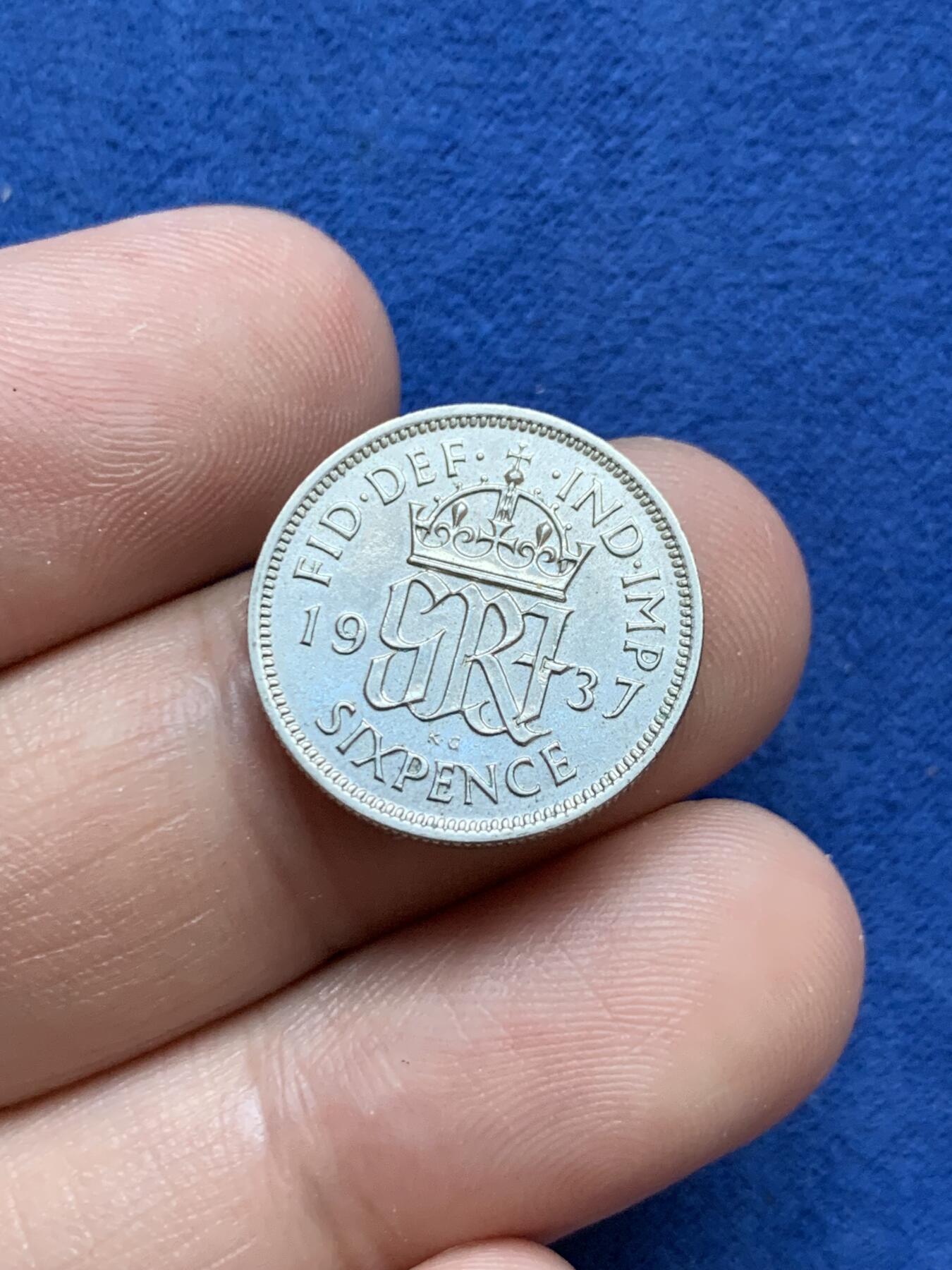 《竞宝斋》第296场- 周日，周一  2场连拍 （全场包邮） 英国 1937年 6便士 乔治六世 银币 首年转光好品