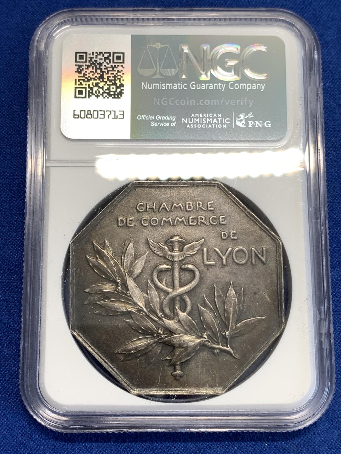 《竞宝斋》第296场- 周日，周一  2场连拍 （全场包邮） NGC UNC 法国里昂商会八角银质代币 大款 罗蒂经典天使图案