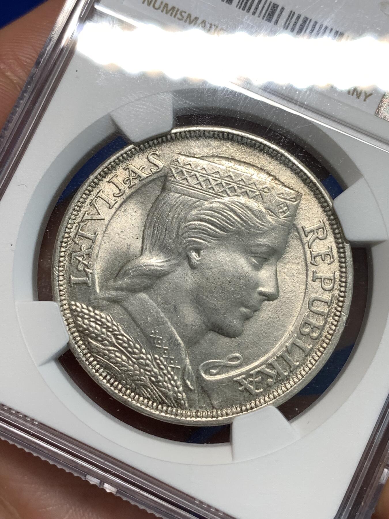 《竞宝斋》第296场- 周日，周一  2场连拍 （全场包邮） NGC MS62 拉脱维亚1932年民族少女5L大银 少见年份