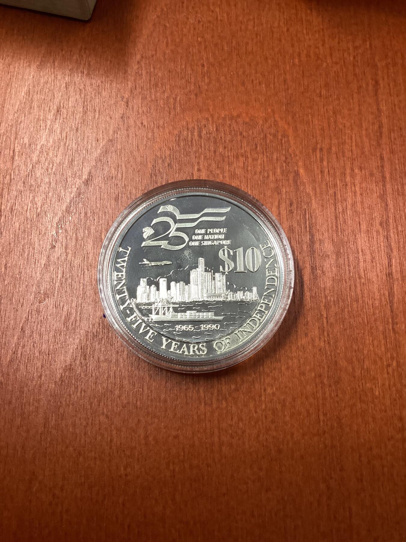 长老汇龙年精选第二十一场拍卖 1990新加坡肚里5周年10元精制银币，盒证全