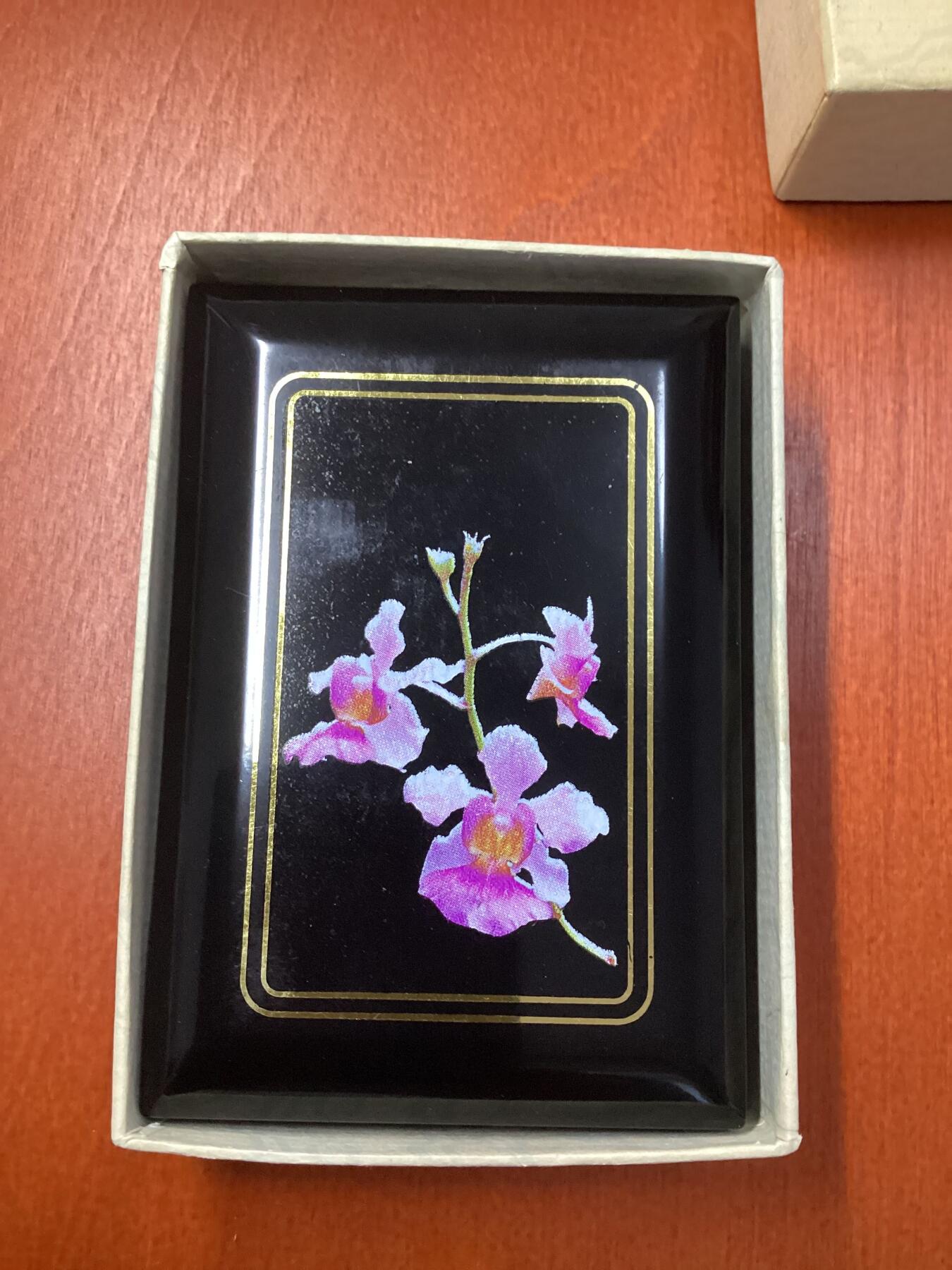 长老汇龙年精选第二十一场拍卖 1990新加坡肚里5周年10元精制银币，盒证全