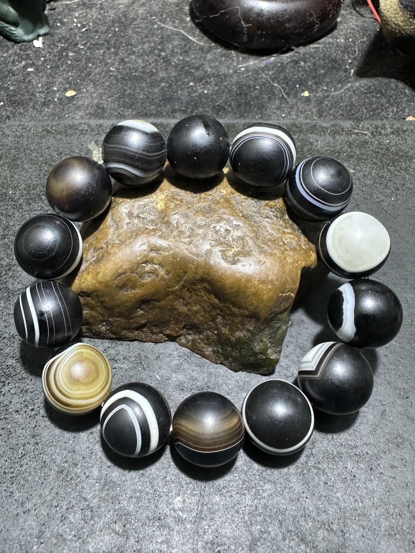 药师玛瑙手串一条